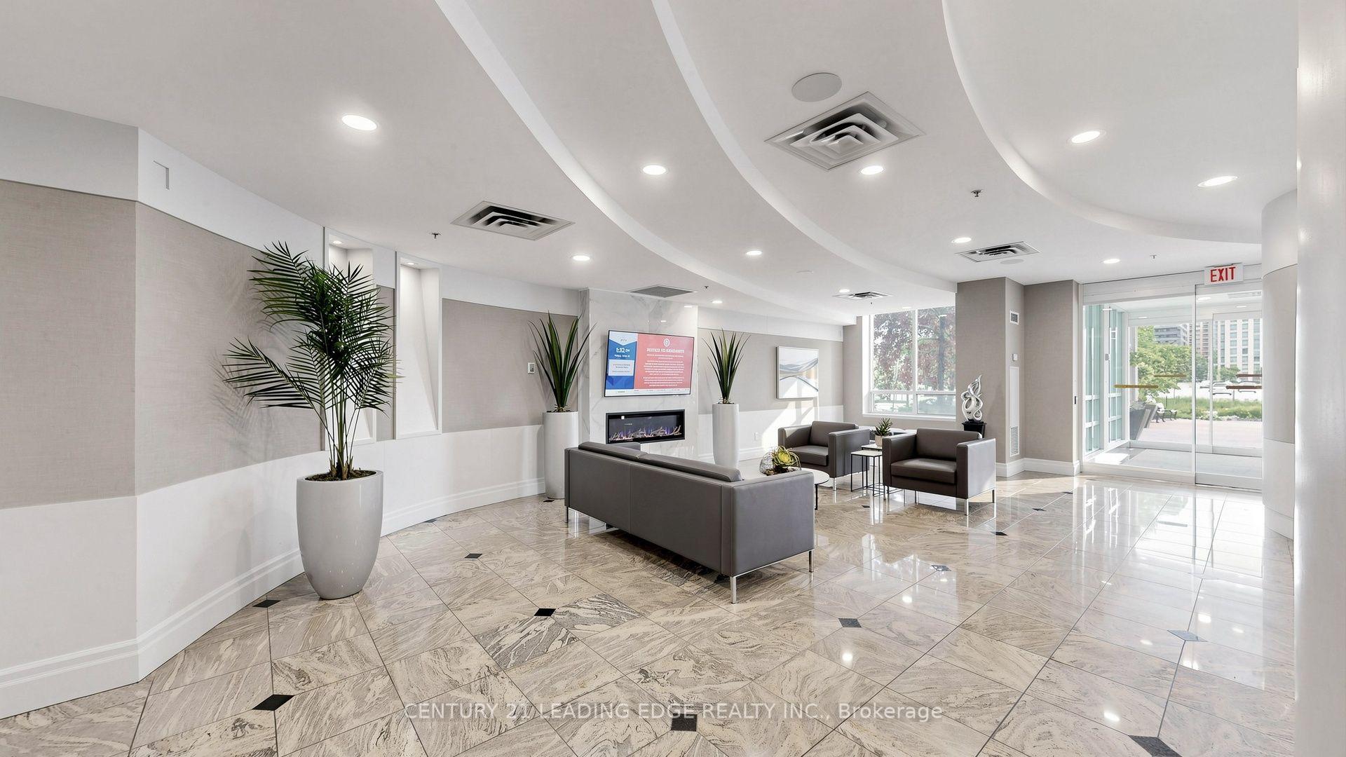 Photo 6 of Unit 212, 39 Oneida Crescent, Richmond Hill, Langstaff — HOMEH