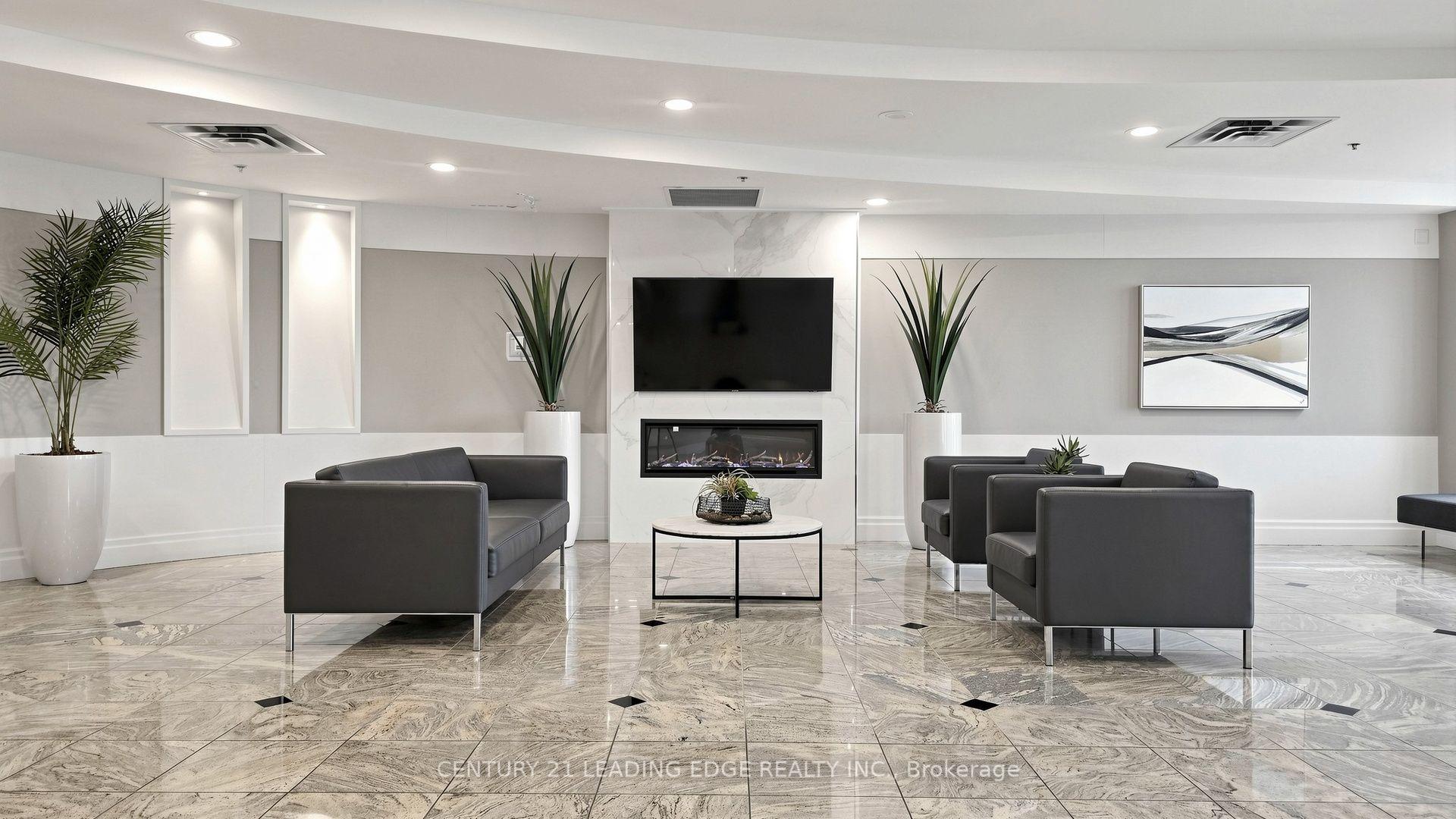 Photo 9 of Unit 212, 39 Oneida Crescent, Richmond Hill, Langstaff — HOMEH