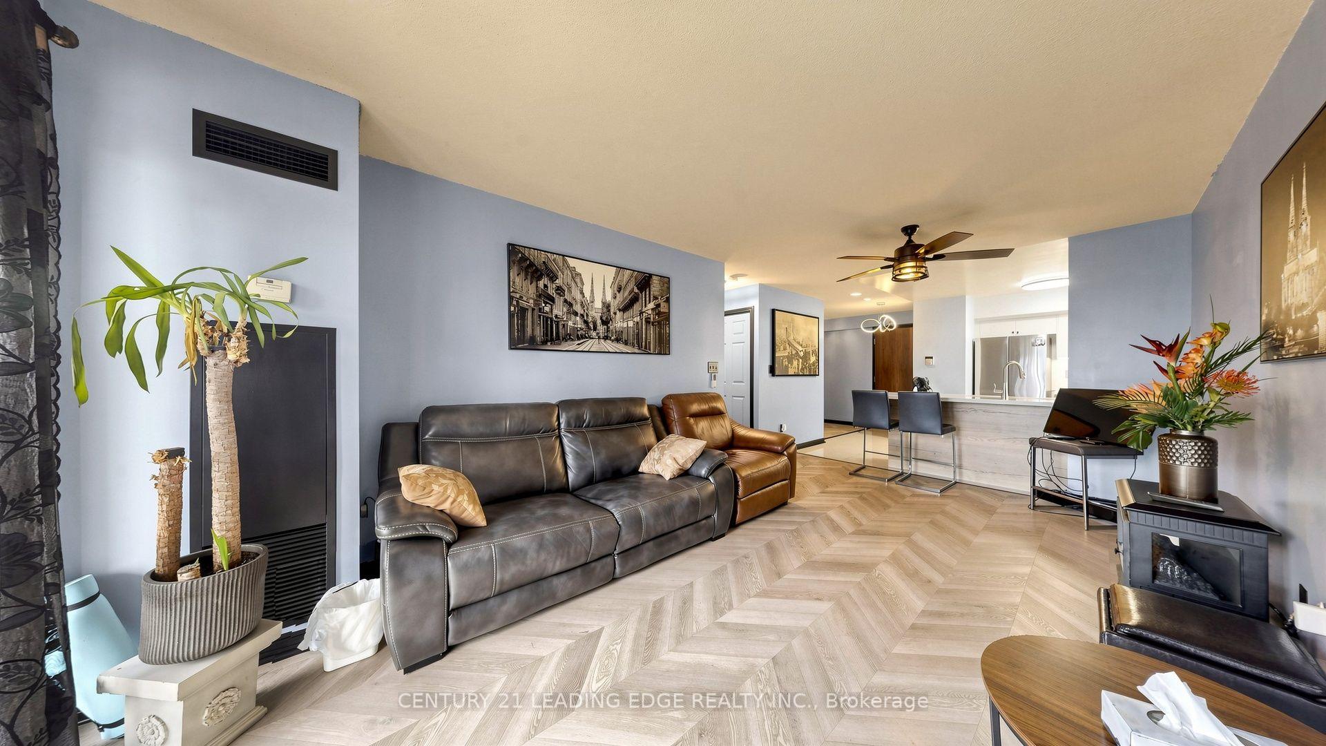 Photo 17 of Unit 212, 39 Oneida Crescent, Richmond Hill, Langstaff — HOMEH