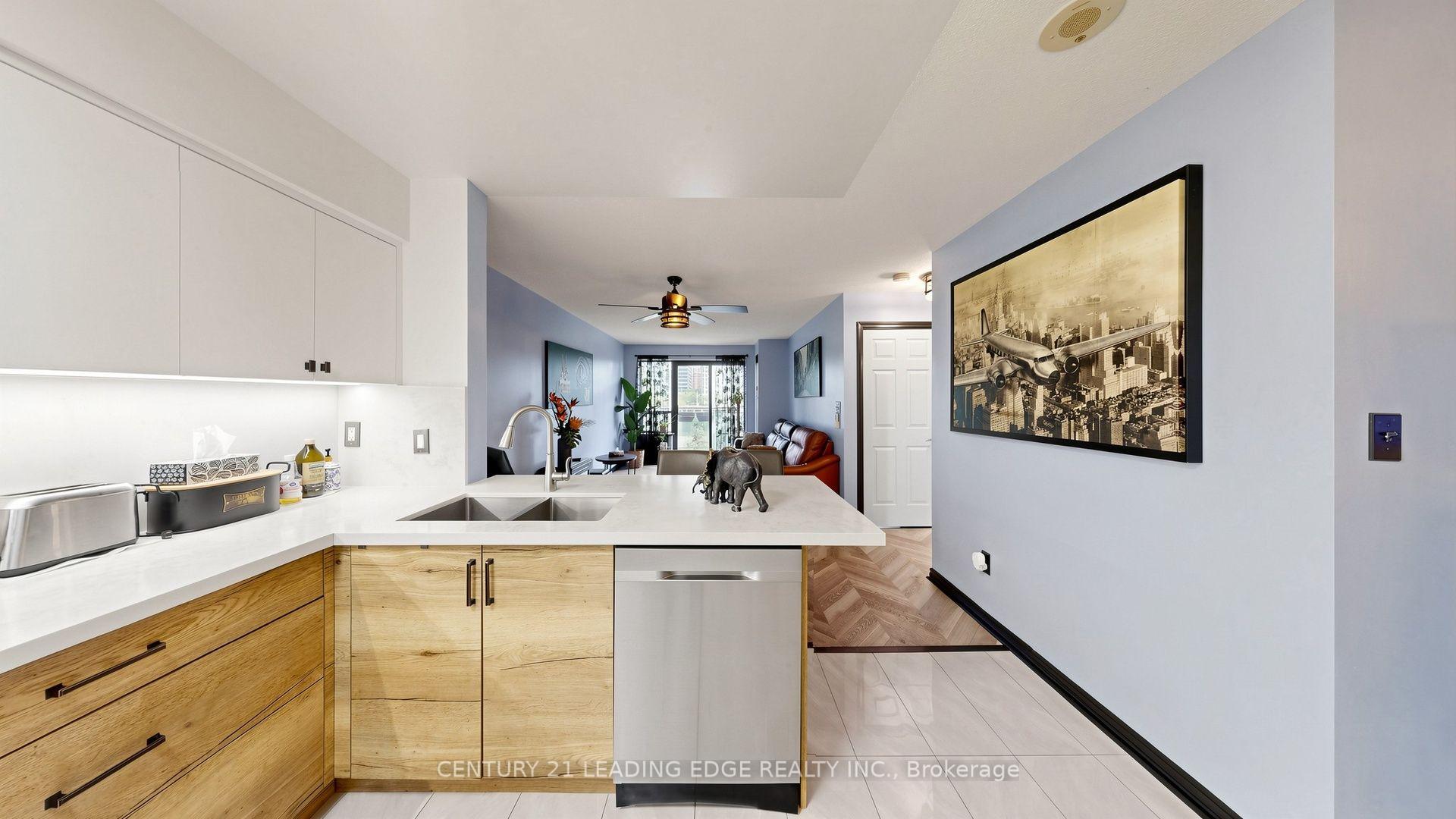 Photo 26 of Unit 212, 39 Oneida Crescent, Richmond Hill, Langstaff — HOMEH