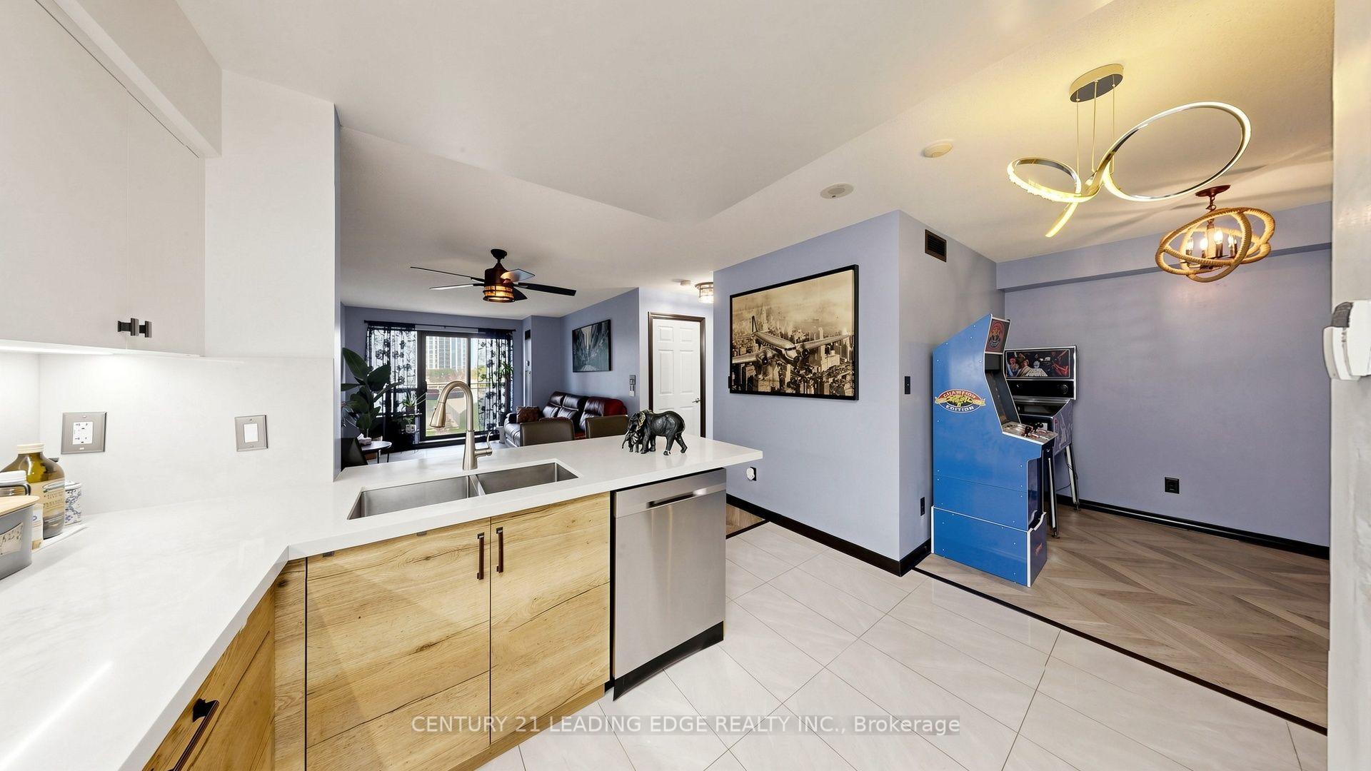 Photo 27 of Unit 212, 39 Oneida Crescent, Richmond Hill, Langstaff — HOMEH