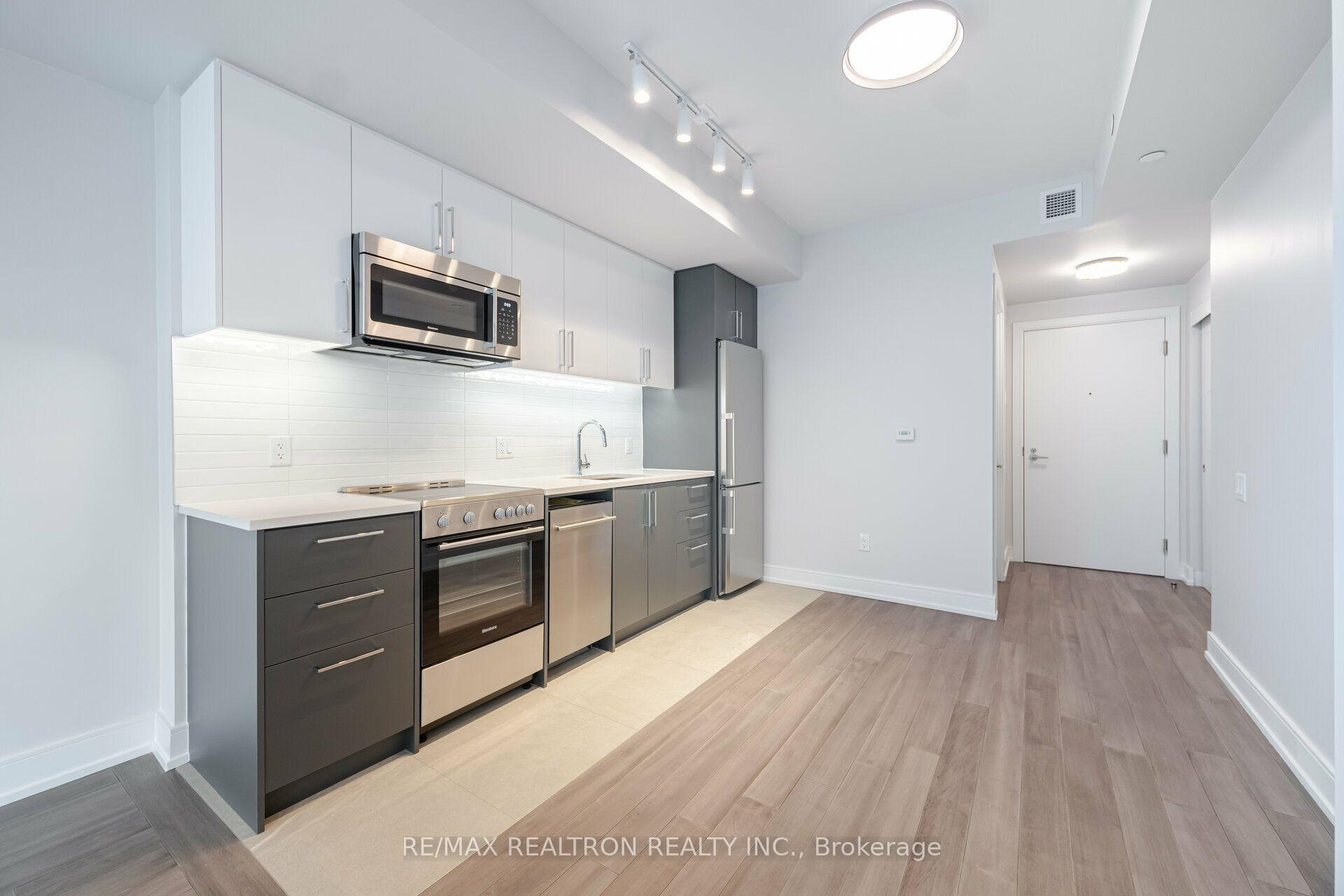 Photo 3 of Unit 805, 2525 Bathurst Street, Toronto, Forest Hill North — HOMEH