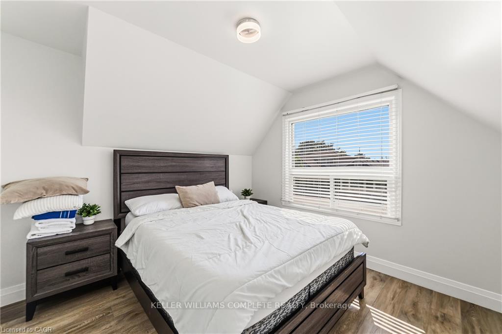 Photo 20 of 138 Cameron Avenue N, Hamilton, Homeside — HOMEH