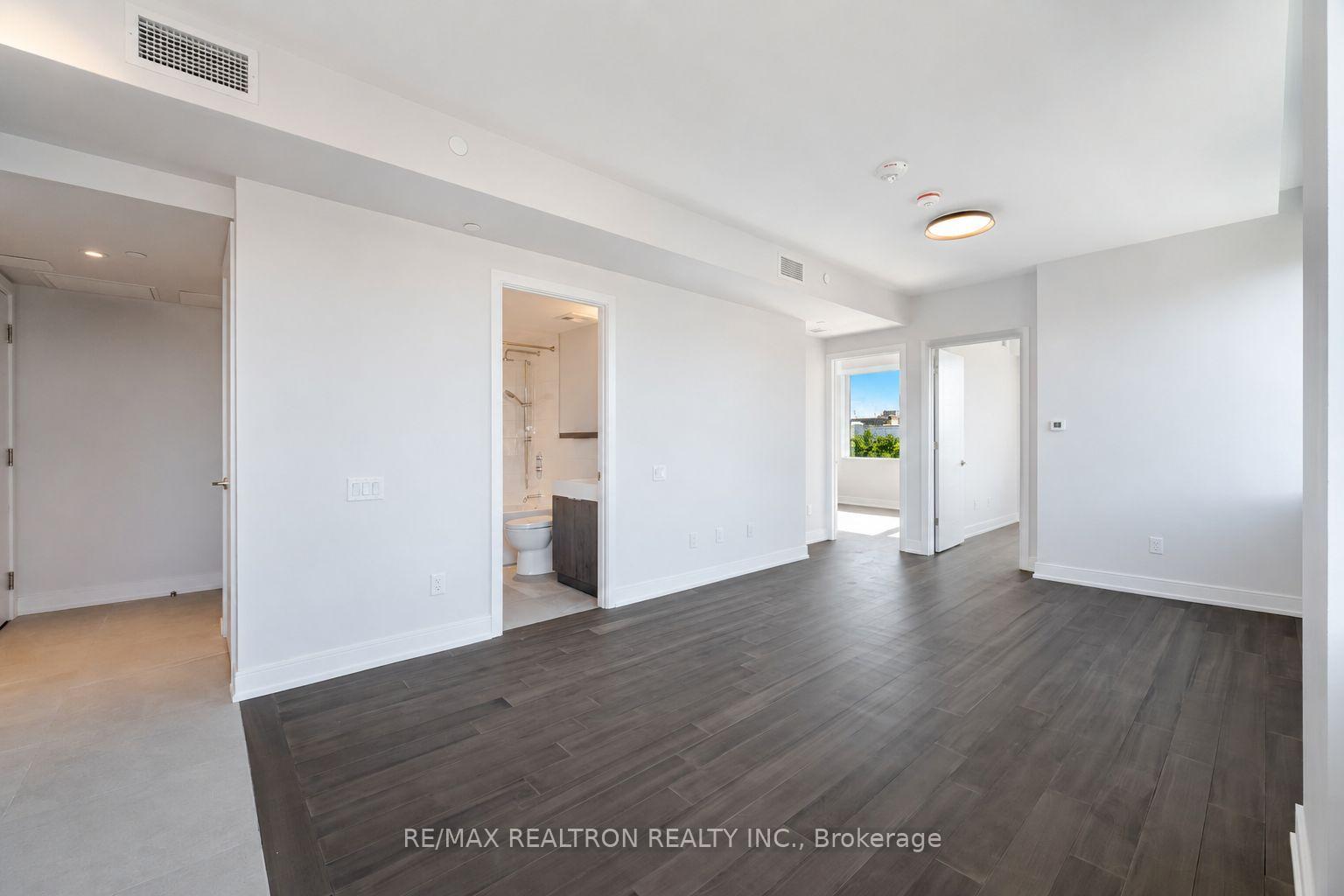 Photo 10 of Unit 203, 664 Spadina Avenue, Toronto, University — HOMEH