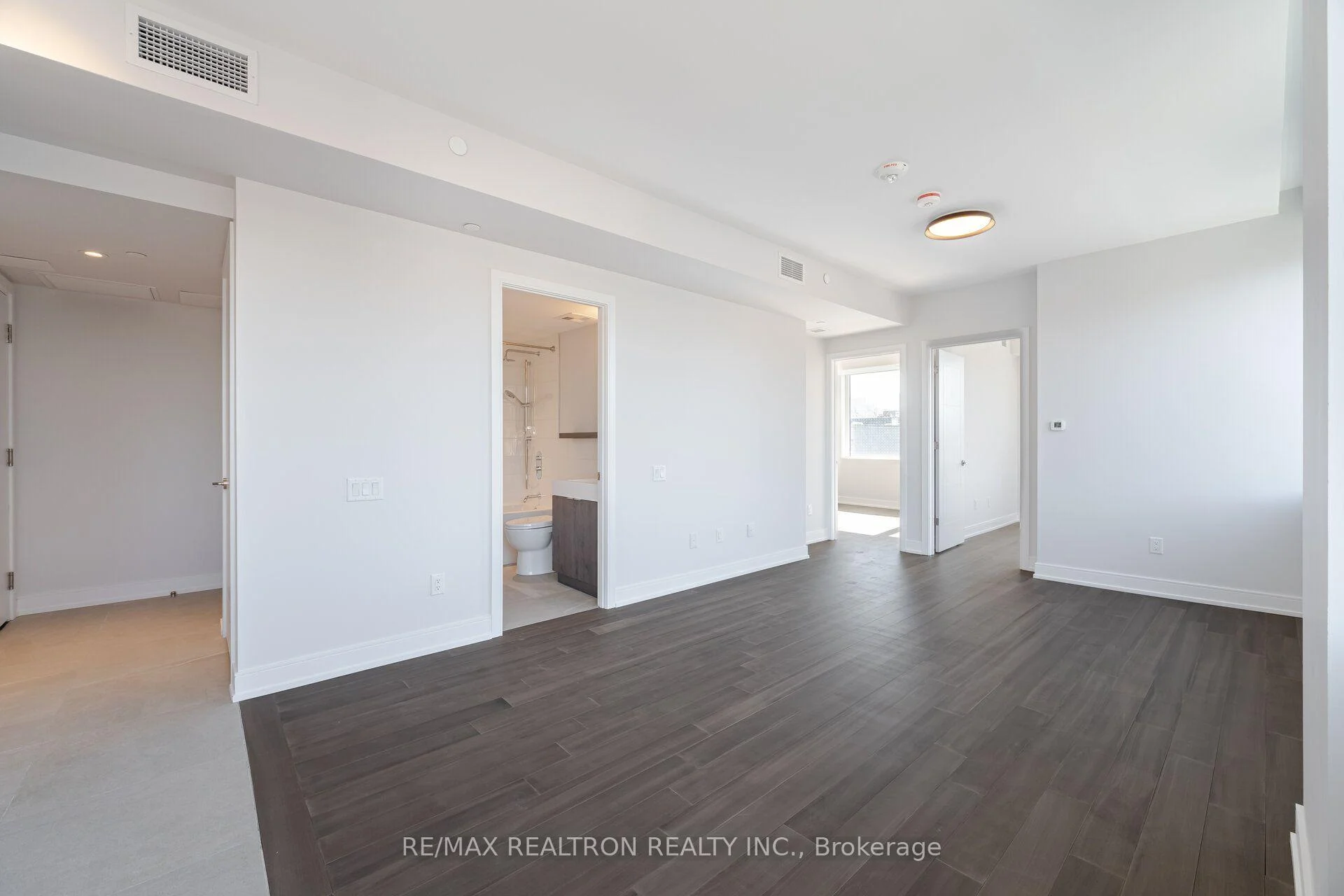 Photo 11 of Unit 203, 664 Spadina Avenue, Toronto, University — HOMEH