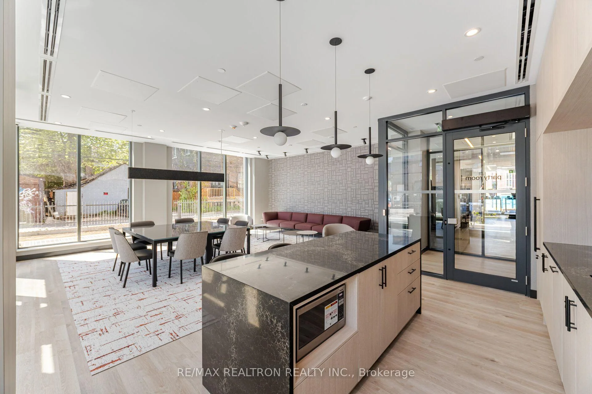 Photo 41 of Unit 203, 664 Spadina Avenue, Toronto, University — HOMEH