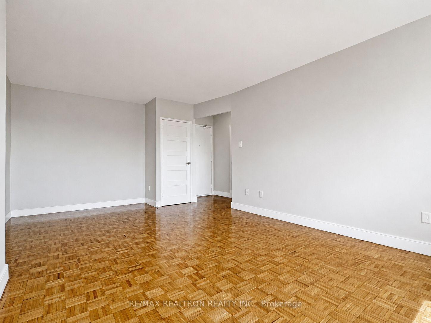Photo 13 of Unit 305, 1291 Bayview Avenue, Toronto, Leaside — HOMEH