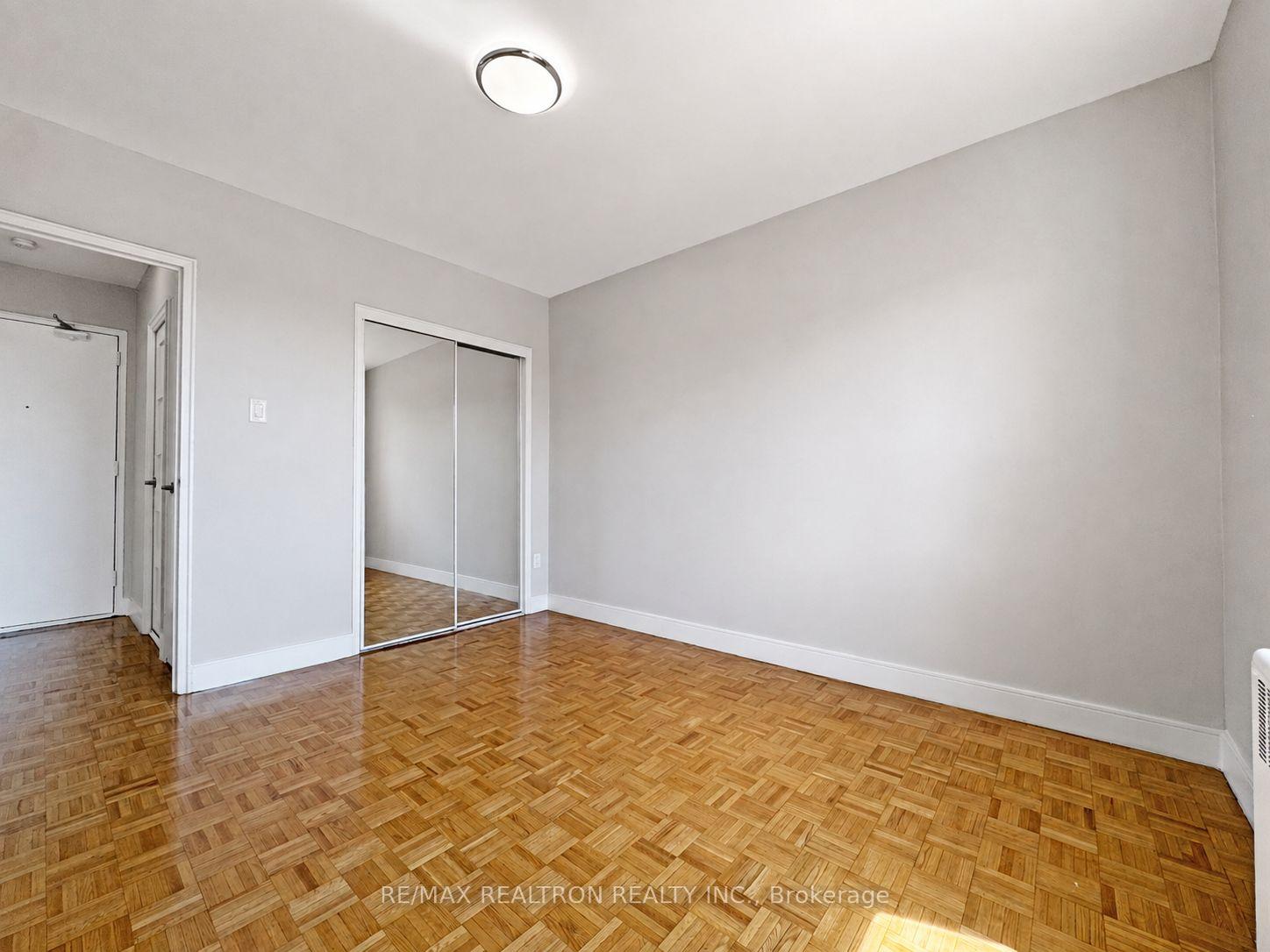 Photo 17 of Unit 305, 1291 Bayview Avenue, Toronto, Leaside — HOMEH