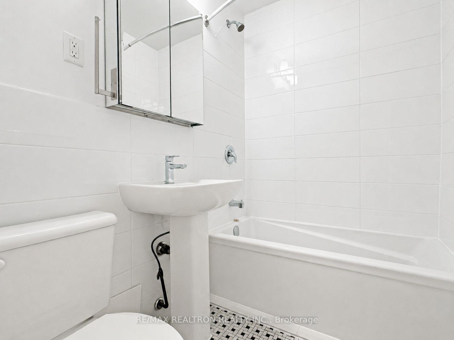 Photo 19 of Unit 305, 1291 Bayview Avenue, Toronto, Leaside — HOMEH