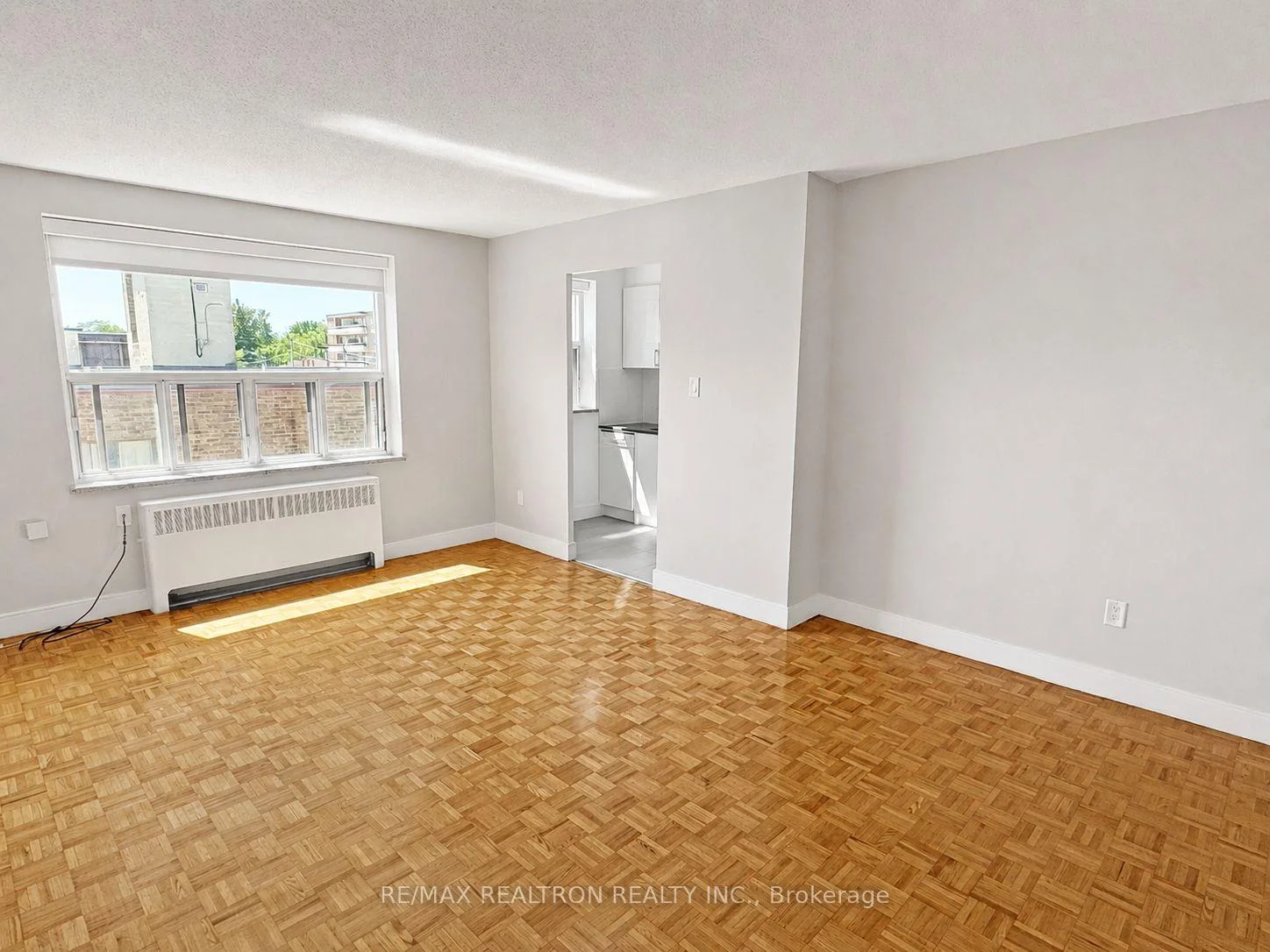 Photo 6 of Unit 305, 1291 Bayview Avenue, Toronto, Leaside — HOMEH