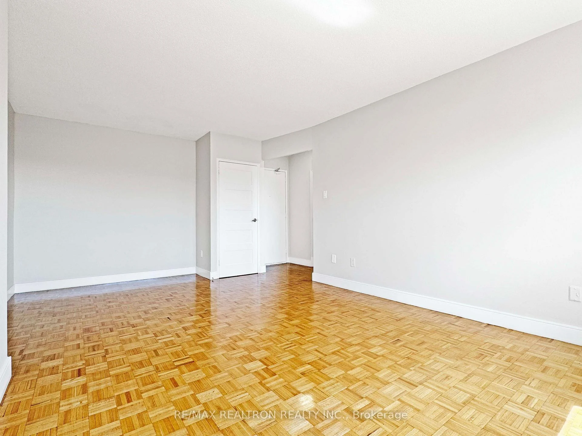 Photo 14 of Unit 305, 1291 Bayview Avenue, Toronto, Leaside — HOMEH