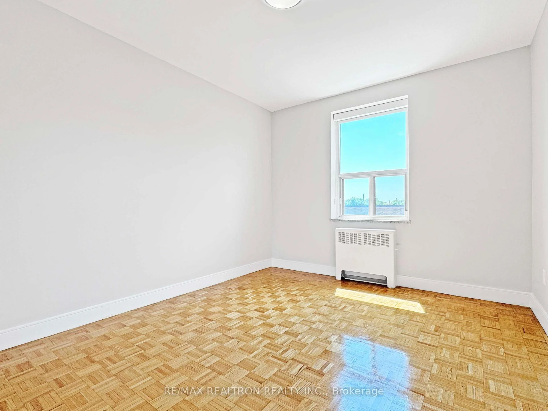Photo 16 of Unit 305, 1291 Bayview Avenue, Toronto, Leaside — HOMEH