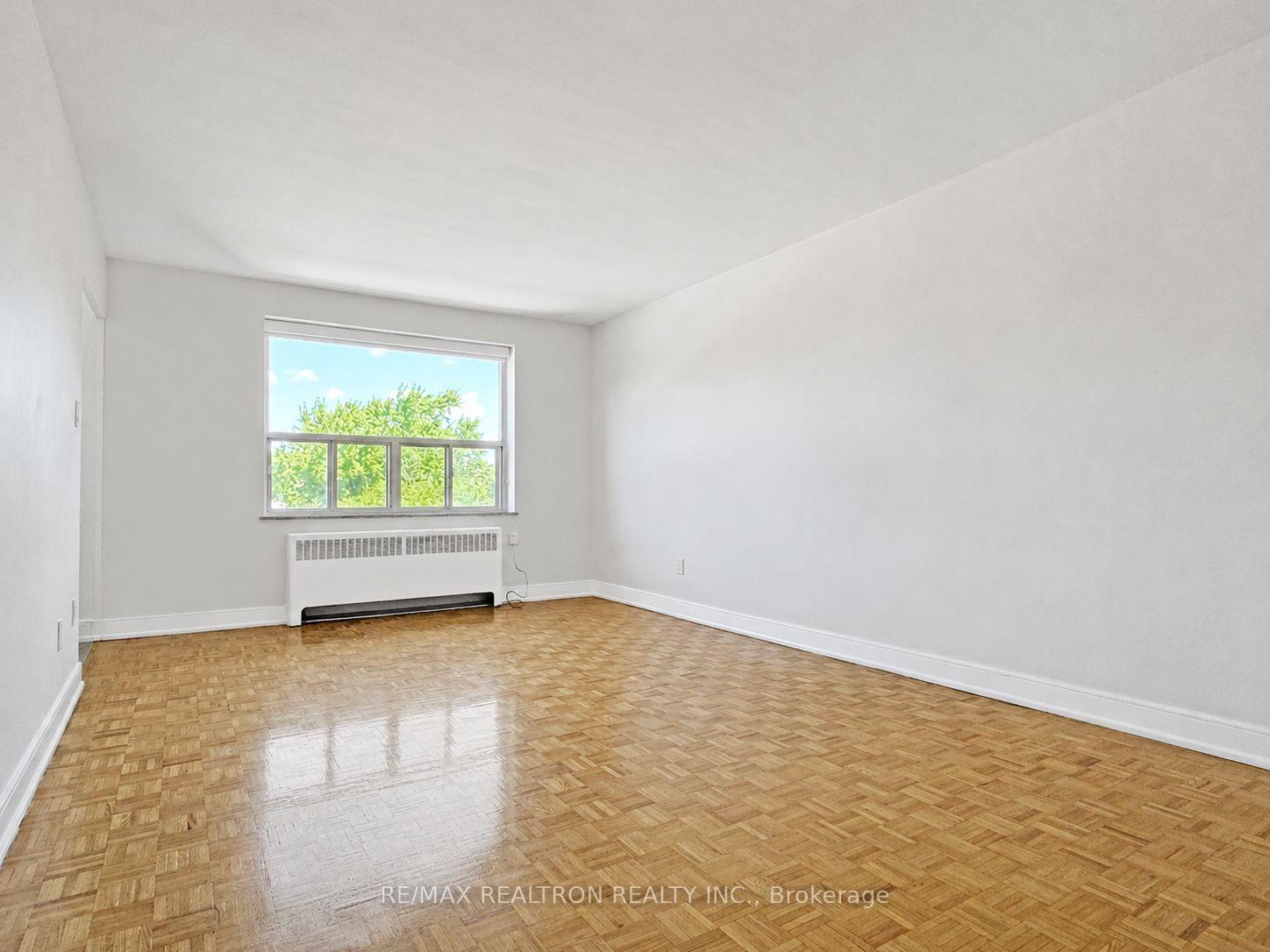 Photo 8 of Unit 306, 1291 Bayview Avenue, Toronto, Leaside — HOMEH