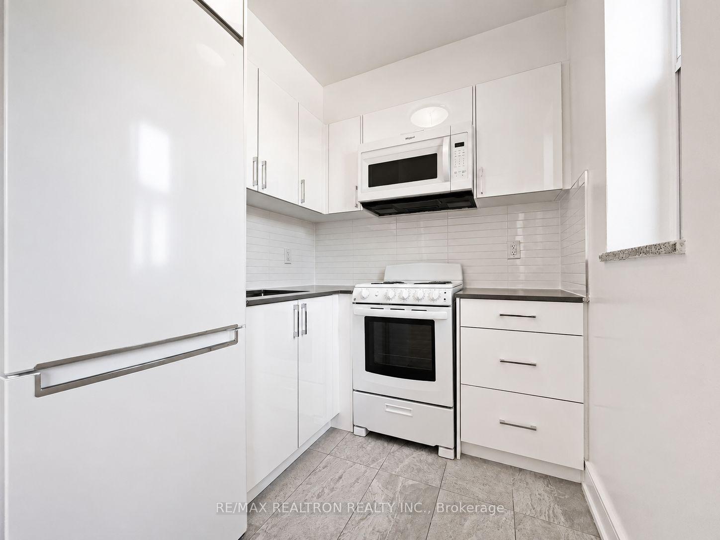 Photo 16 of Unit 306, 1291 Bayview Avenue, Toronto, Leaside — HOMEH