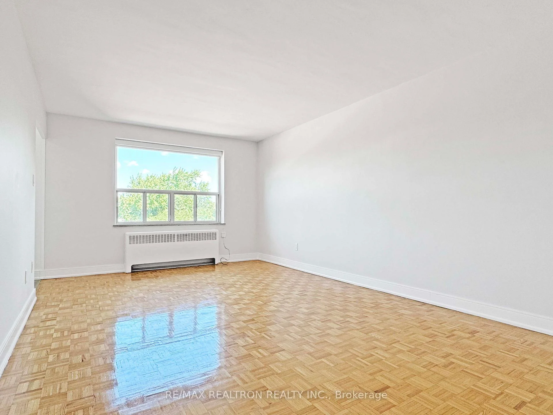 Photo 14 of Unit 306, 1291 Bayview Avenue, Toronto, Leaside — HOMEH