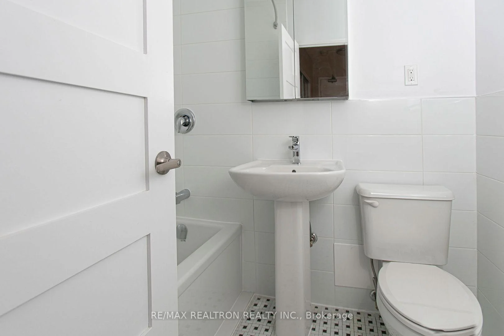 Photo 15 of Unit 306, 1291 Bayview Avenue, Toronto, Leaside — HOMEH