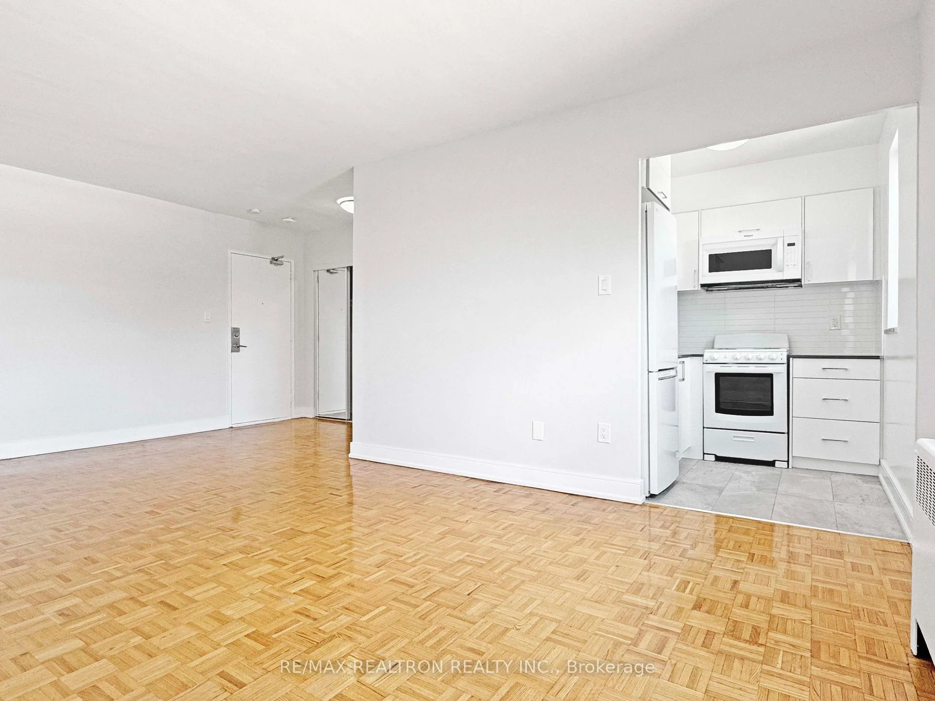 Photo 17 of Unit 306, 1291 Bayview Avenue, Toronto, Leaside — HOMEH