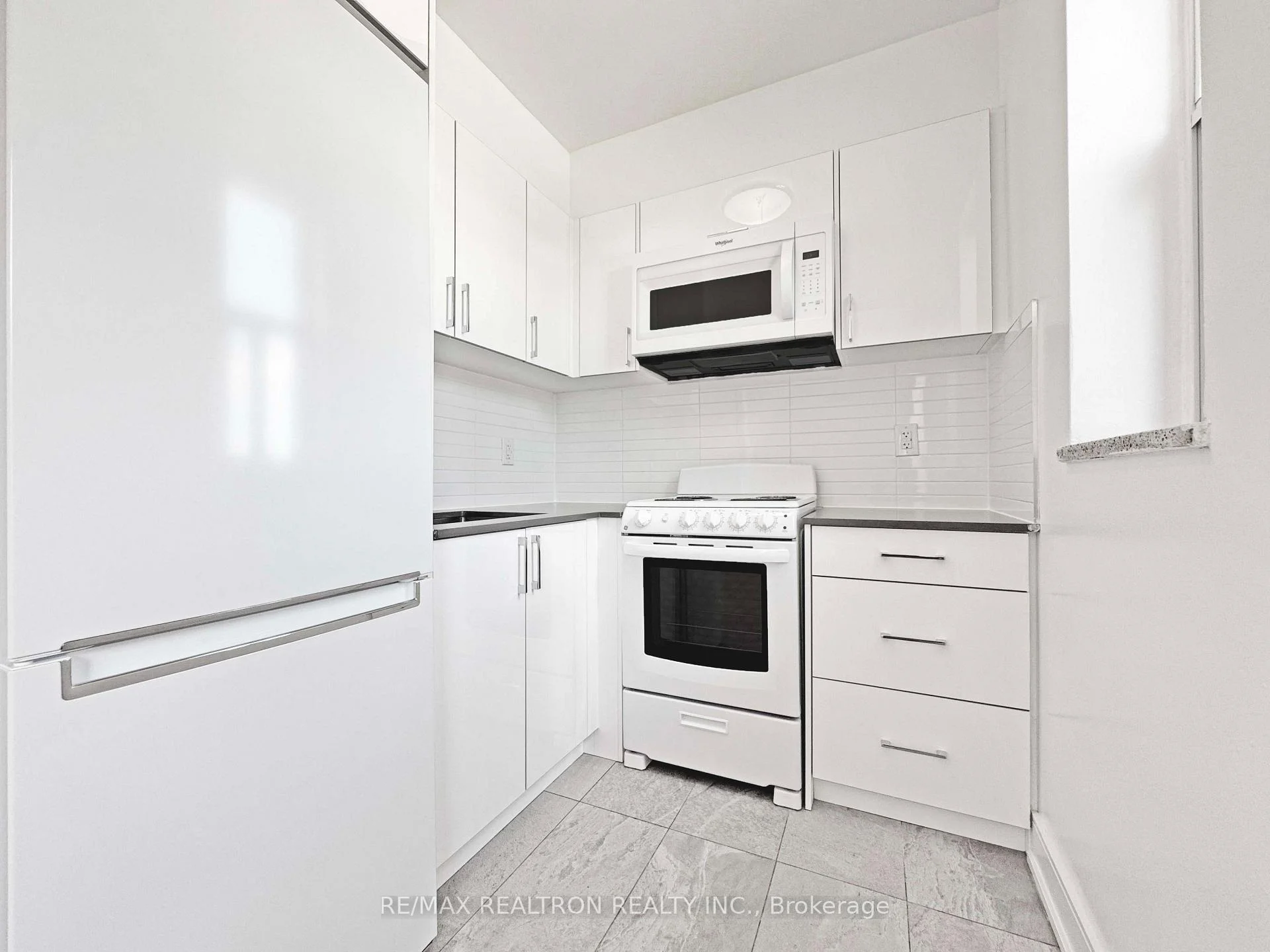 Photo 19 of Unit 306, 1291 Bayview Avenue, Toronto, Leaside — HOMEH