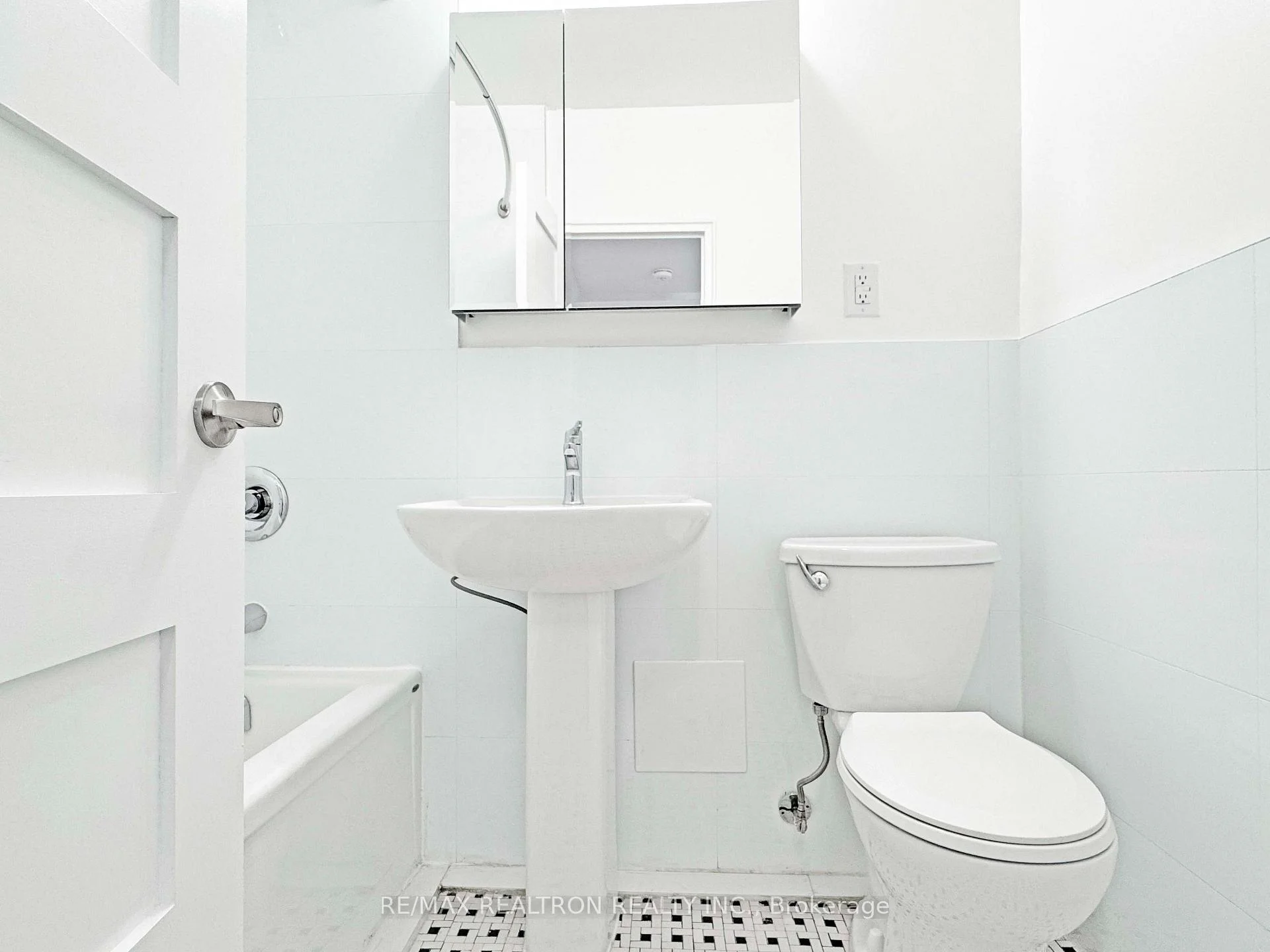Photo 20 of Unit 306, 1291 Bayview Avenue, Toronto, Leaside — HOMEH