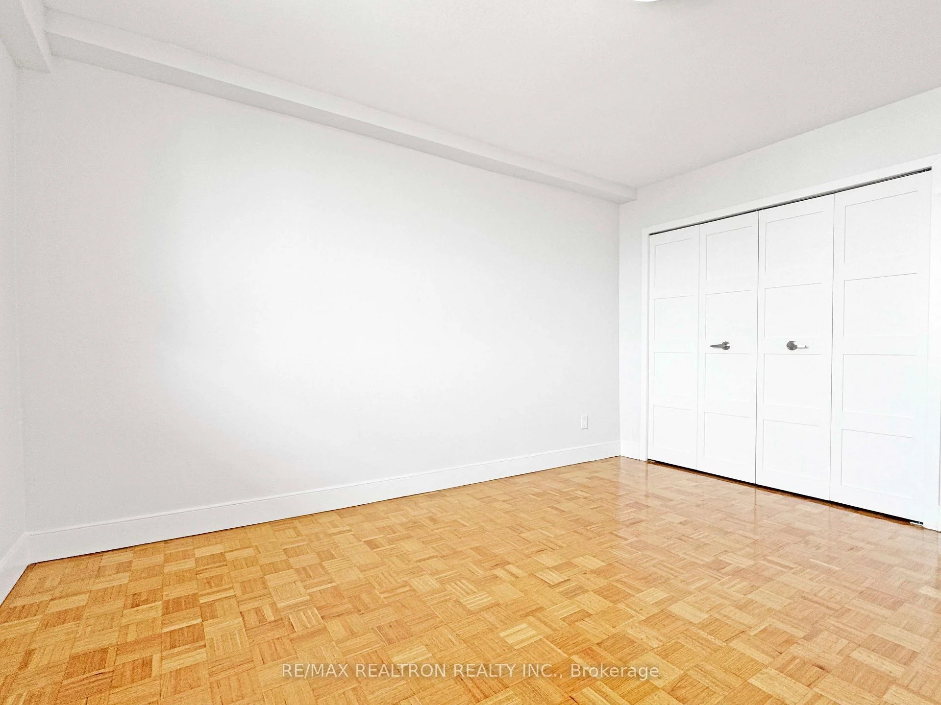 Photo 17 of Unit 903, 525 Eglinton Avenue E, Toronto, Mount Pleasant East — HOMEH