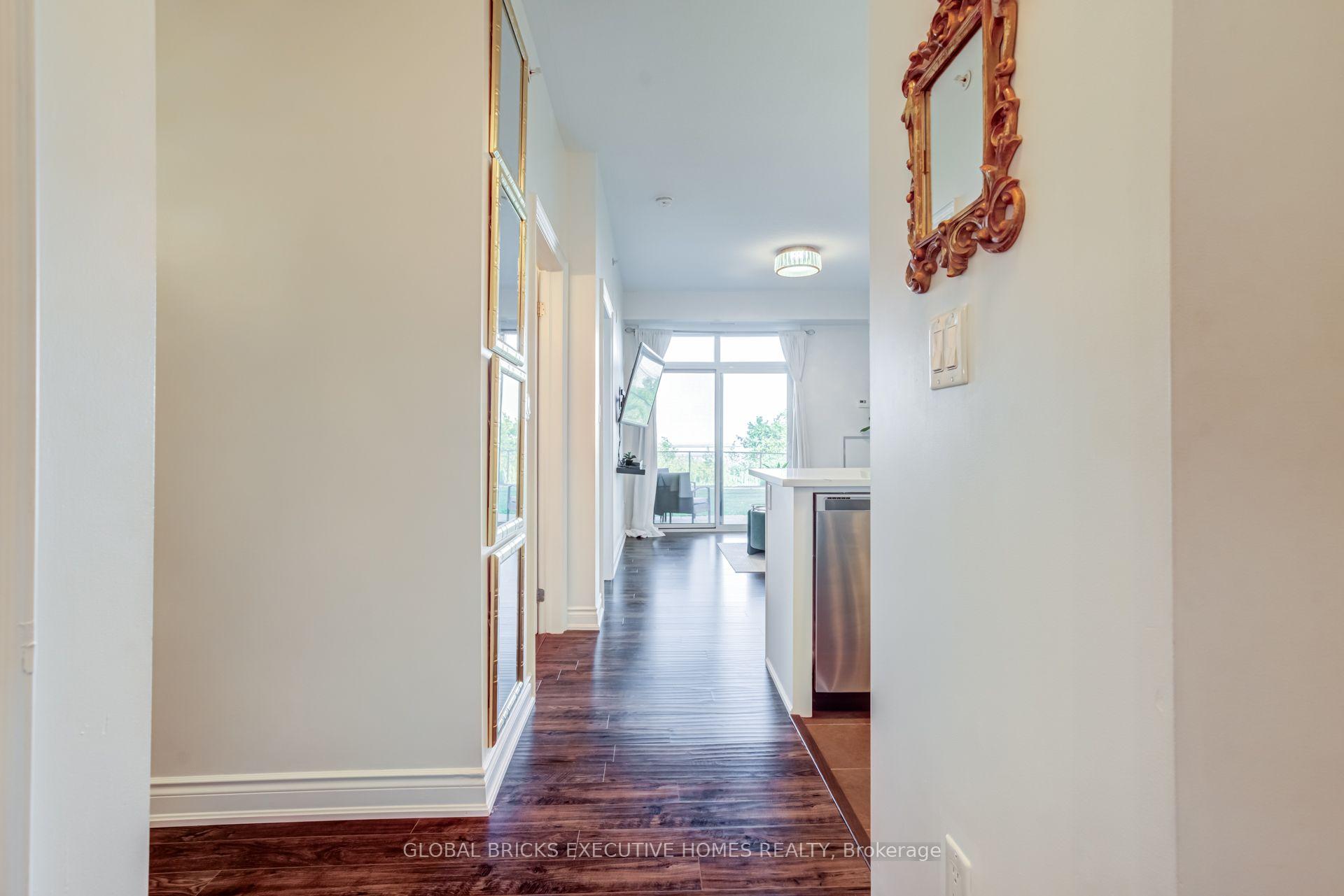 Photo 2 of Unit #106, 35 Southshore Crescent, Hamilton, Lakeshore — HOMEH