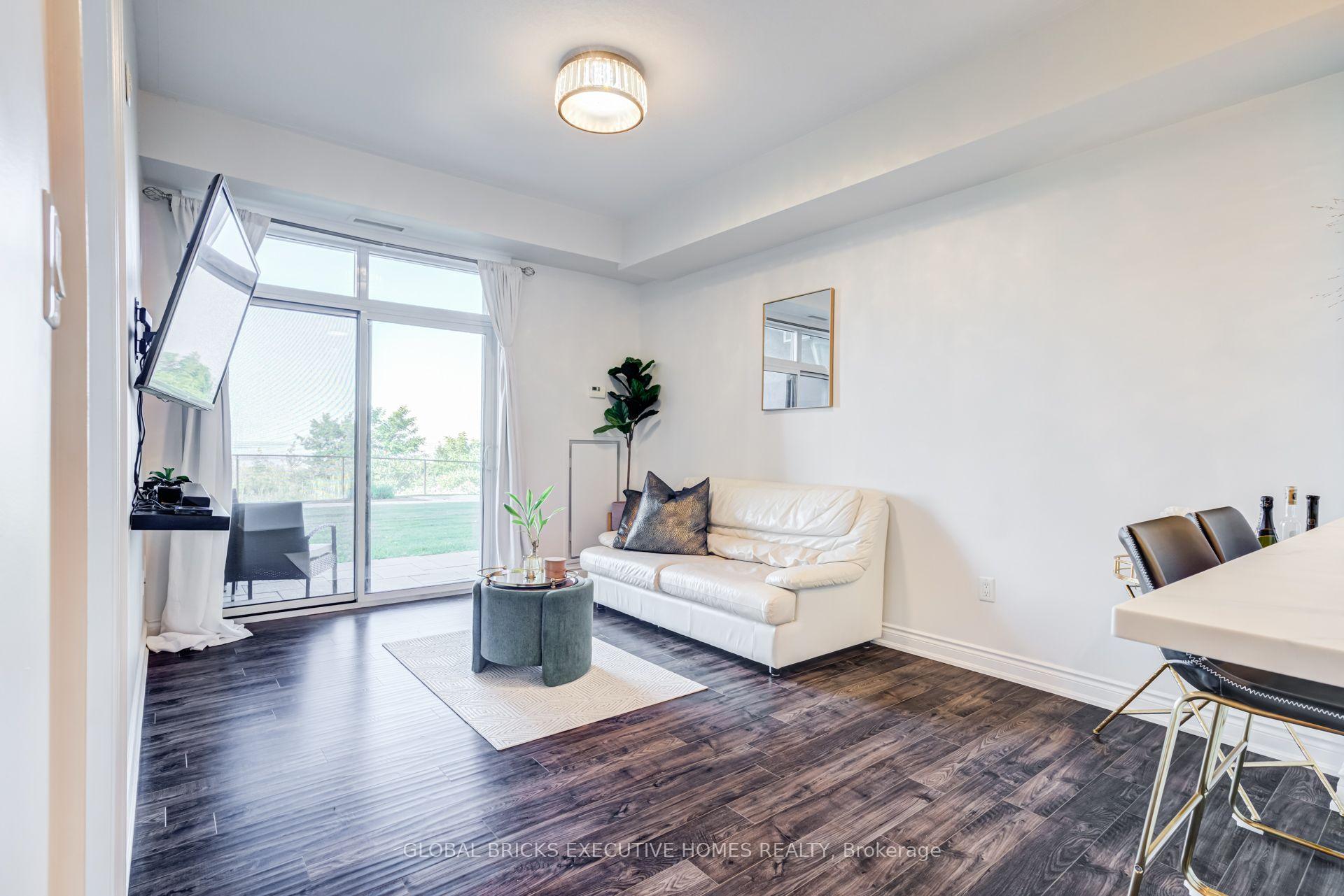 Photo 5 of Unit #106, 35 Southshore Crescent, Hamilton, Lakeshore — HOMEH