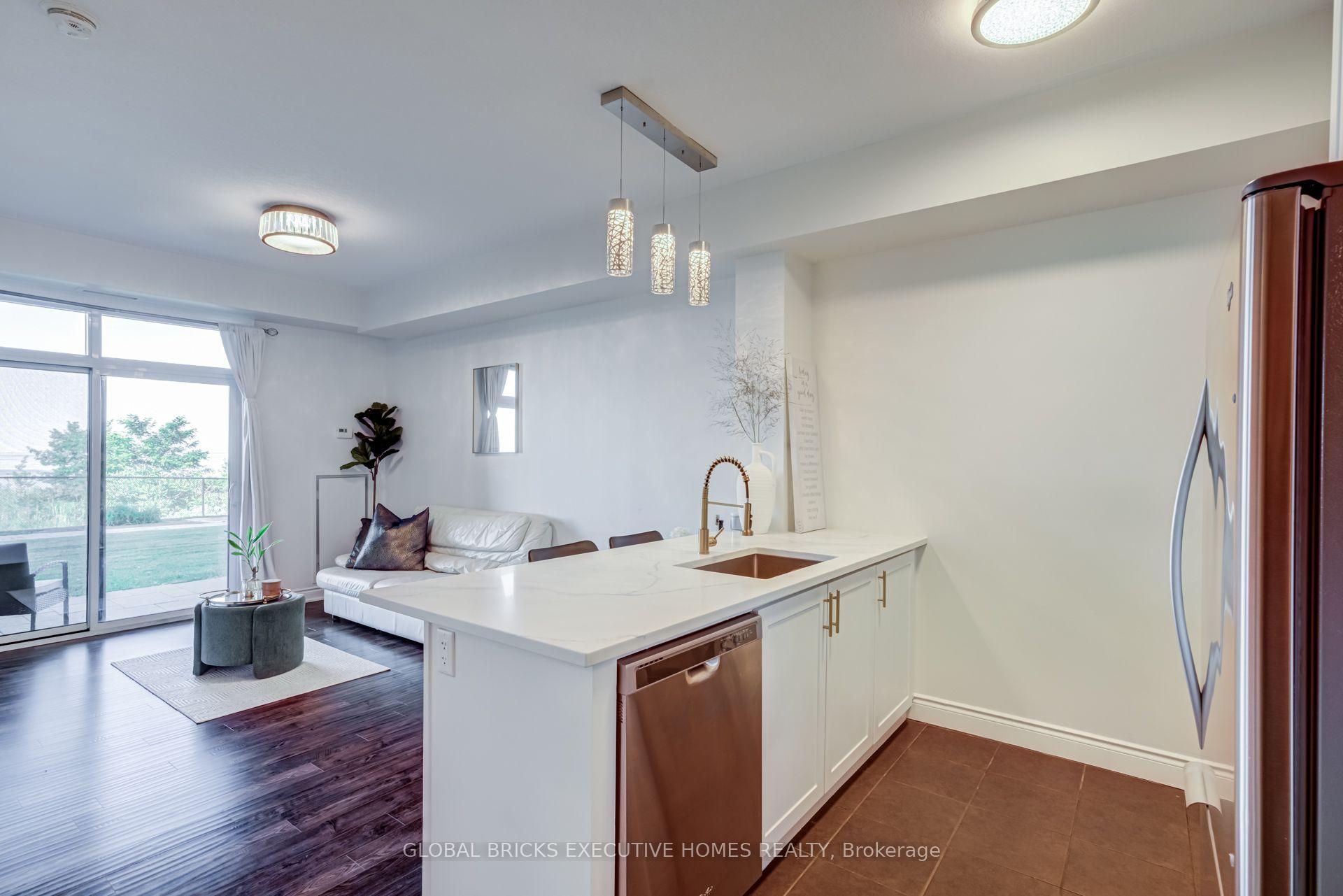 Photo 6 of Unit #106, 35 Southshore Crescent, Hamilton, Lakeshore — HOMEH