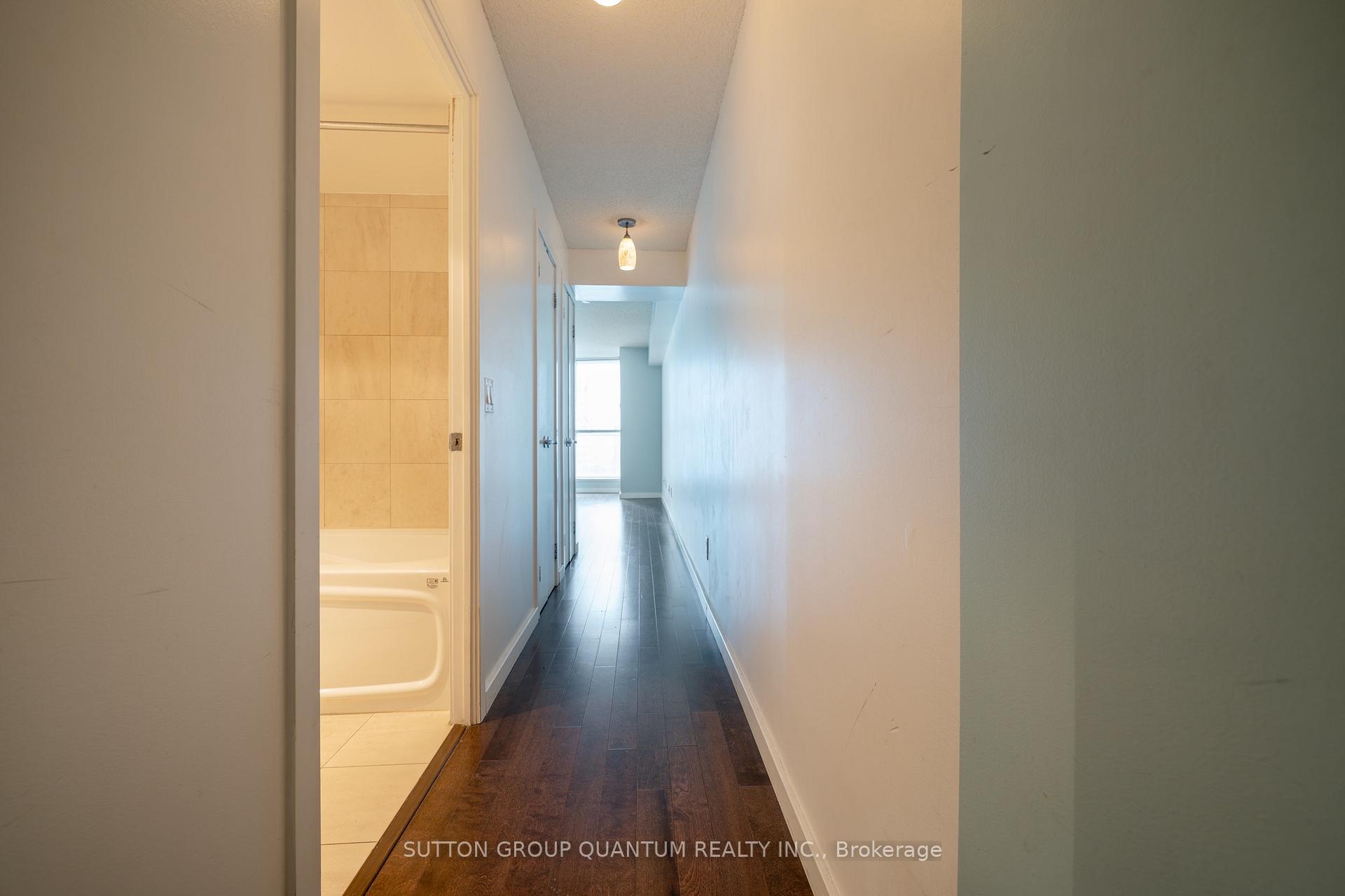 Photo 2 of Unit 904, 8 York Street, Toronto, Waterfront Communities — HOMEH