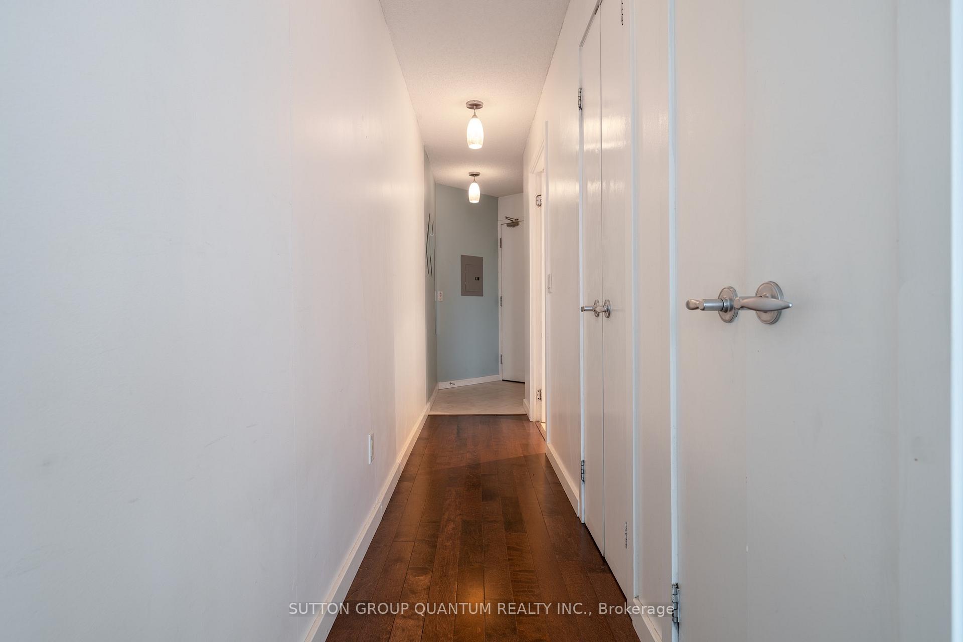 Photo 13 of Unit 904, 8 York Street, Toronto, Waterfront Communities — HOMEH