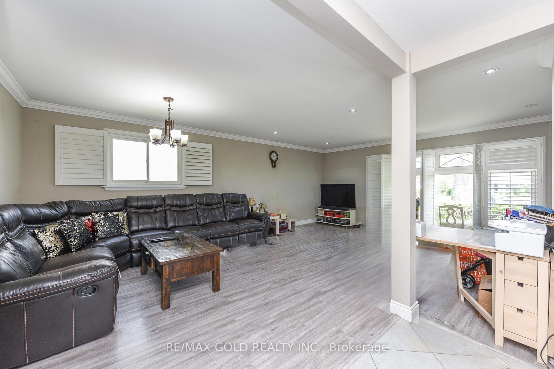 Photo 5 of 11 Dudley Place, Brampton, Southgate — HOMEH
