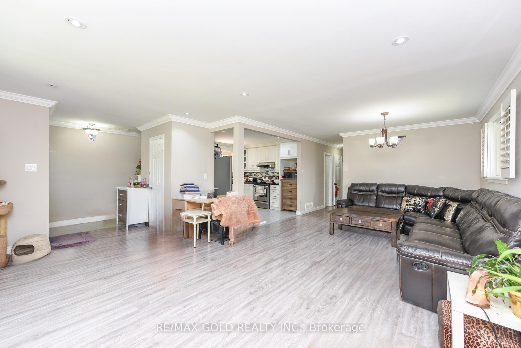 Photo 6 of 11 Dudley Place, Brampton, Southgate — HOMEH