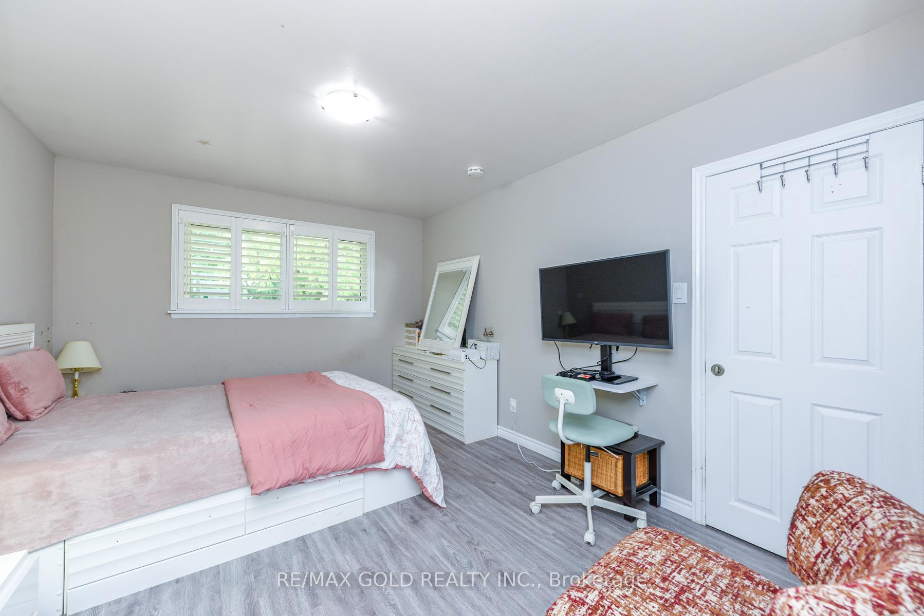Photo 13 of 11 Dudley Place, Brampton, Southgate — HOMEH