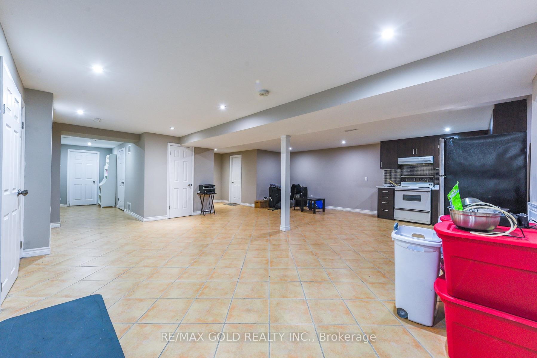 Photo 21 of 11 Dudley Place, Brampton, Southgate — HOMEH