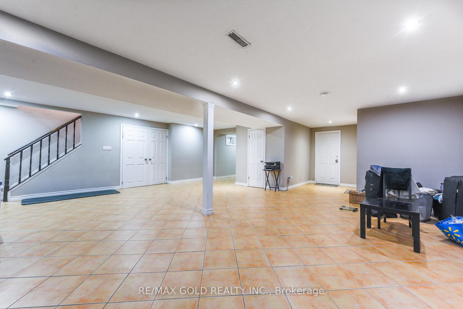 Photo 22 of 11 Dudley Place, Brampton, Southgate — HOMEH