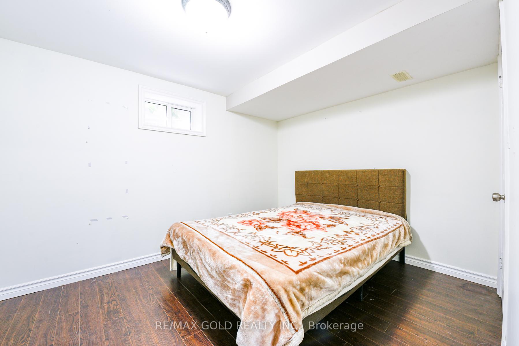 Photo 29 of 11 Dudley Place, Brampton, Southgate — HOMEH