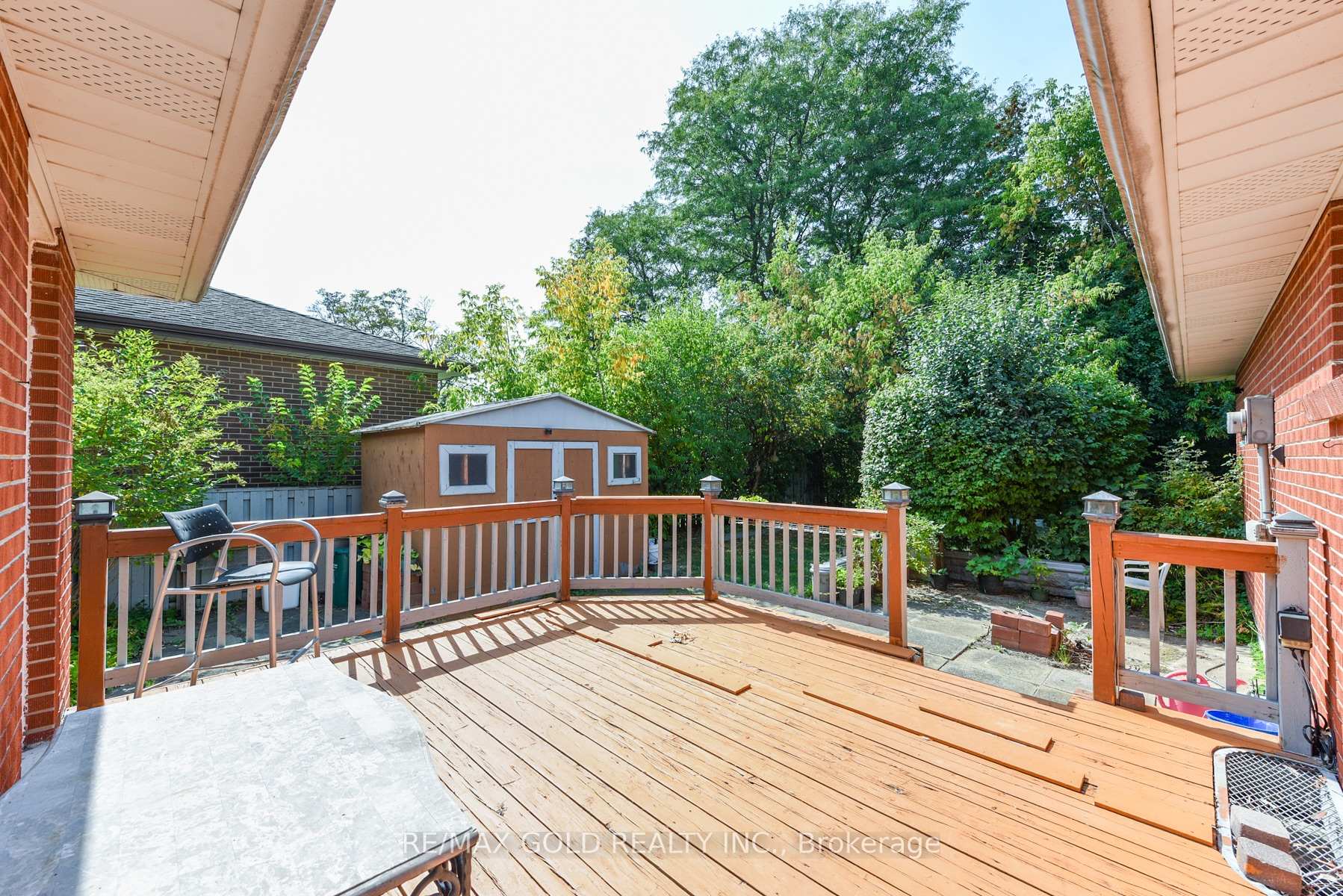 Photo 32 of 11 Dudley Place, Brampton, Southgate — HOMEH