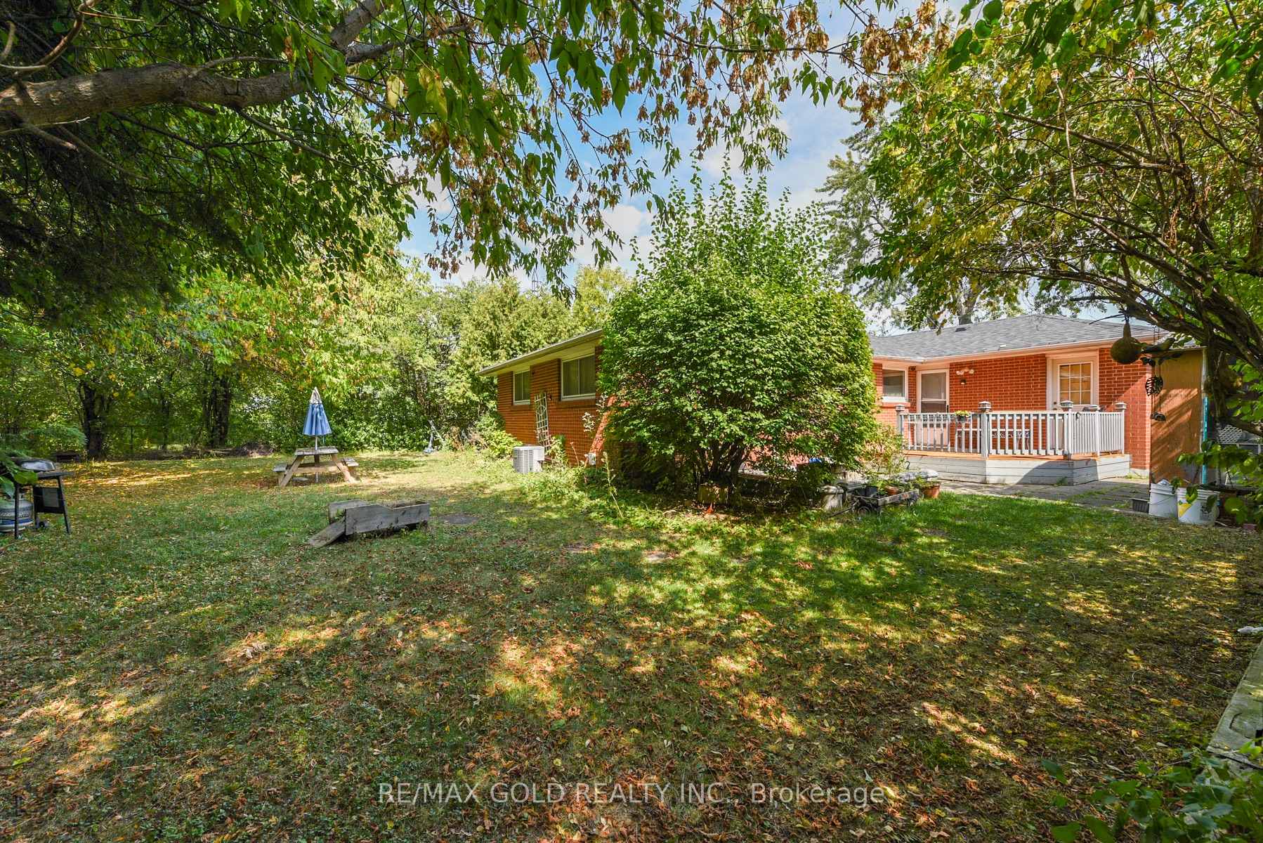Photo 34 of 11 Dudley Place, Brampton, Southgate — HOMEH