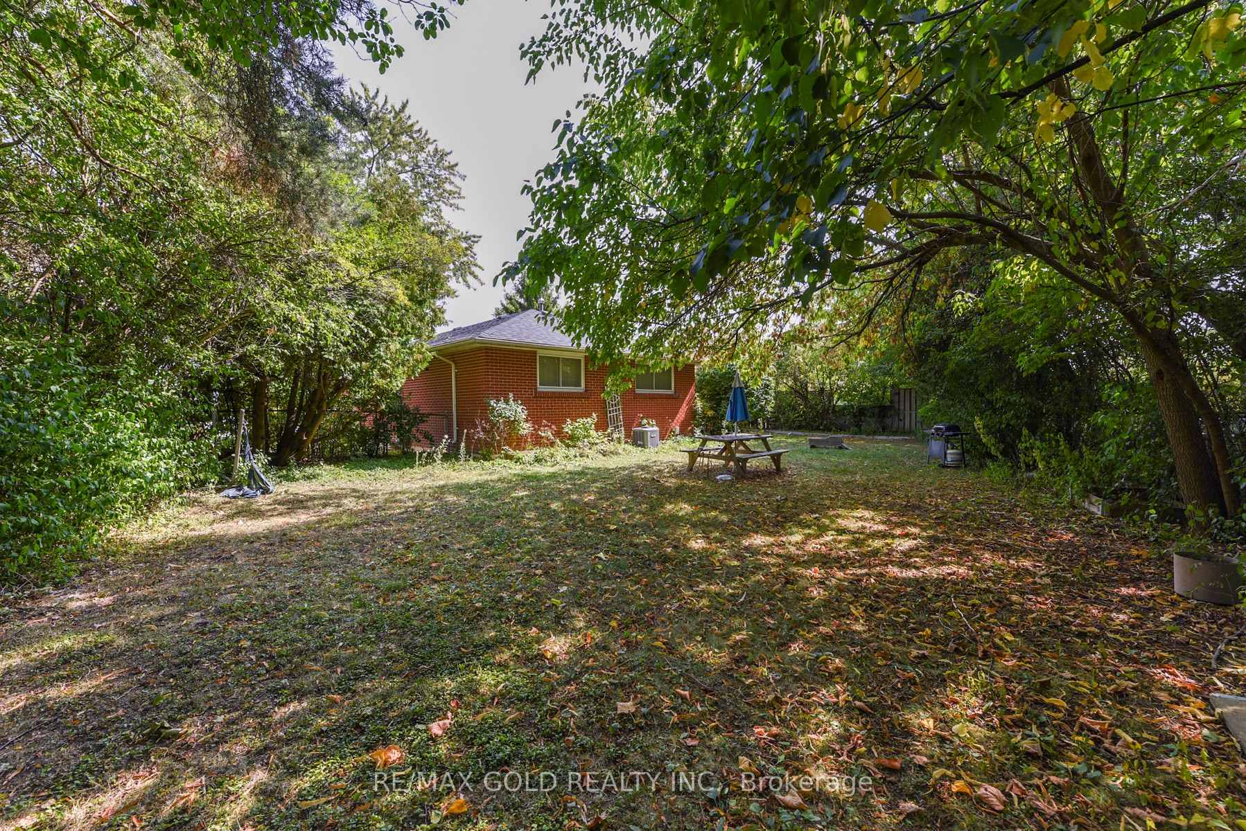 Photo 35 of 11 Dudley Place, Brampton, Southgate — HOMEH