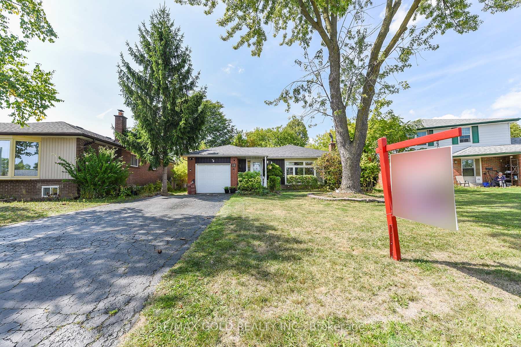 Photo 38 of 11 Dudley Place, Brampton, Southgate — HOMEH
