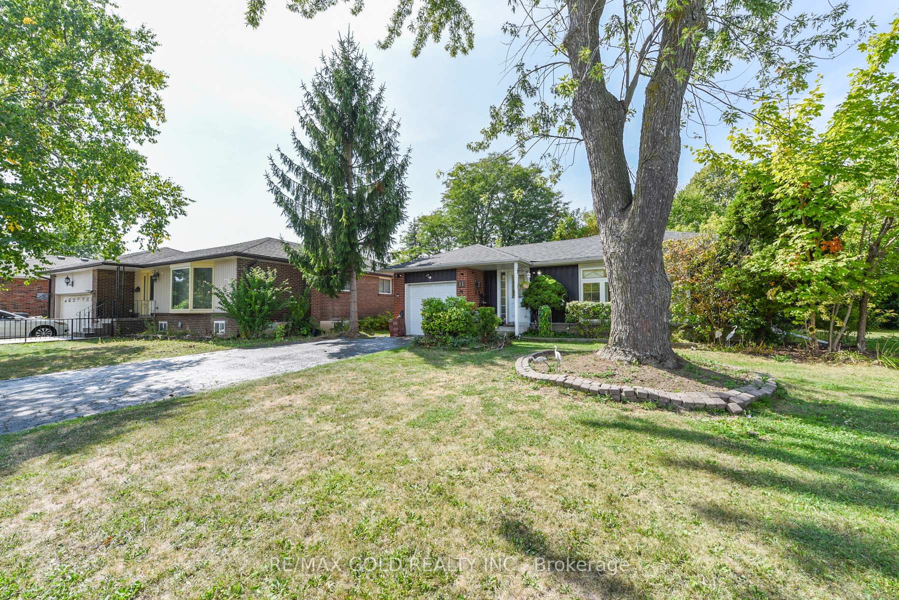 Photo 39 of 11 Dudley Place, Brampton, Southgate — HOMEH