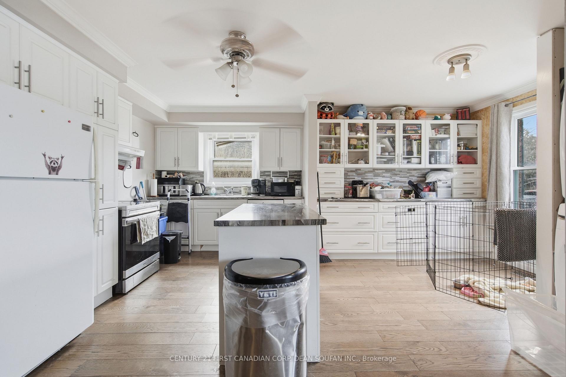 Photo 9 of 810 Easy Street, London, South R — HOMEH