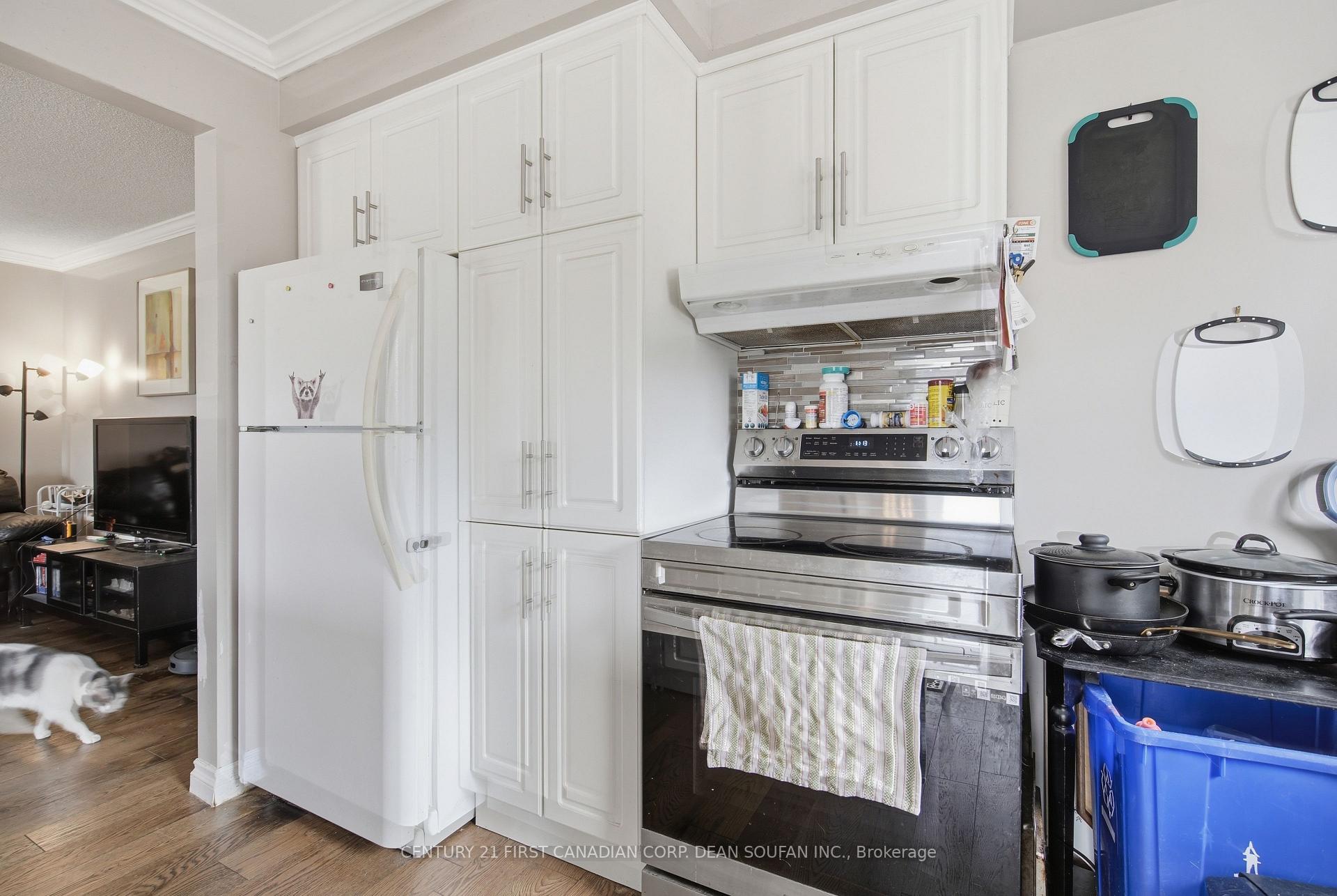 Photo 12 of 810 Easy Street, London, South R — HOMEH