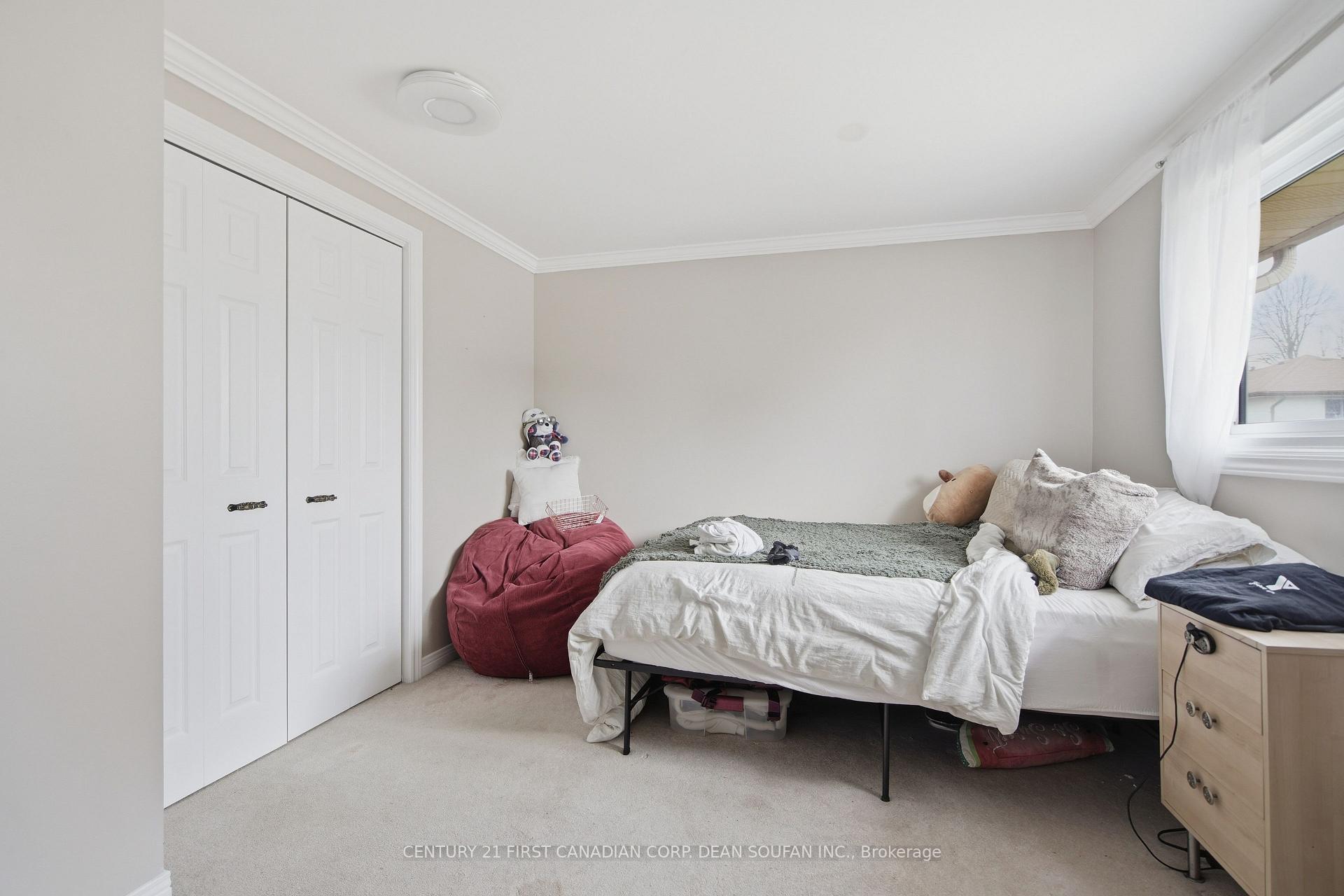 Photo 16 of 810 Easy Street, London, South R — HOMEH