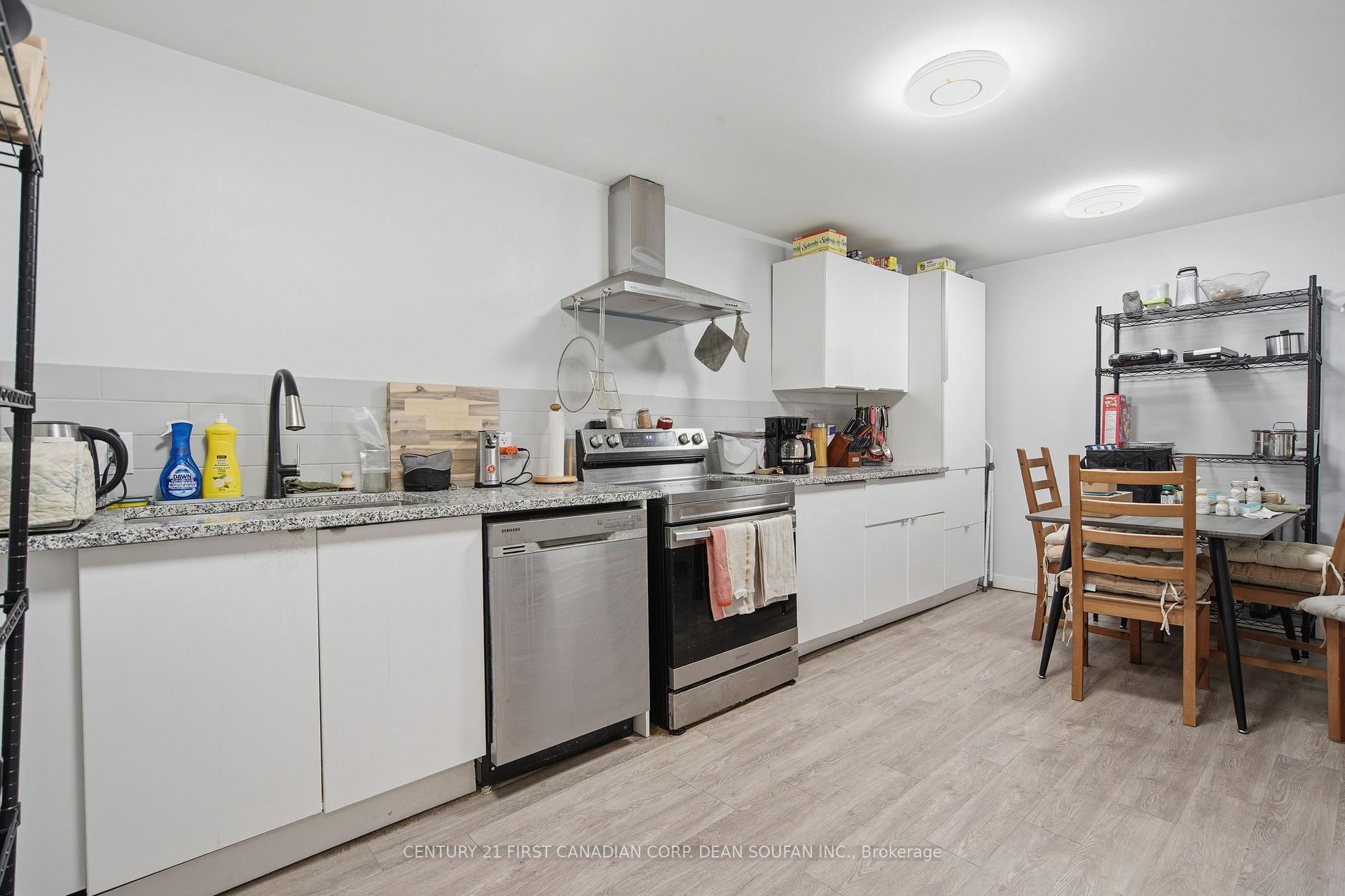 Photo 31 of 810 Easy Street, London, South R — HOMEH
