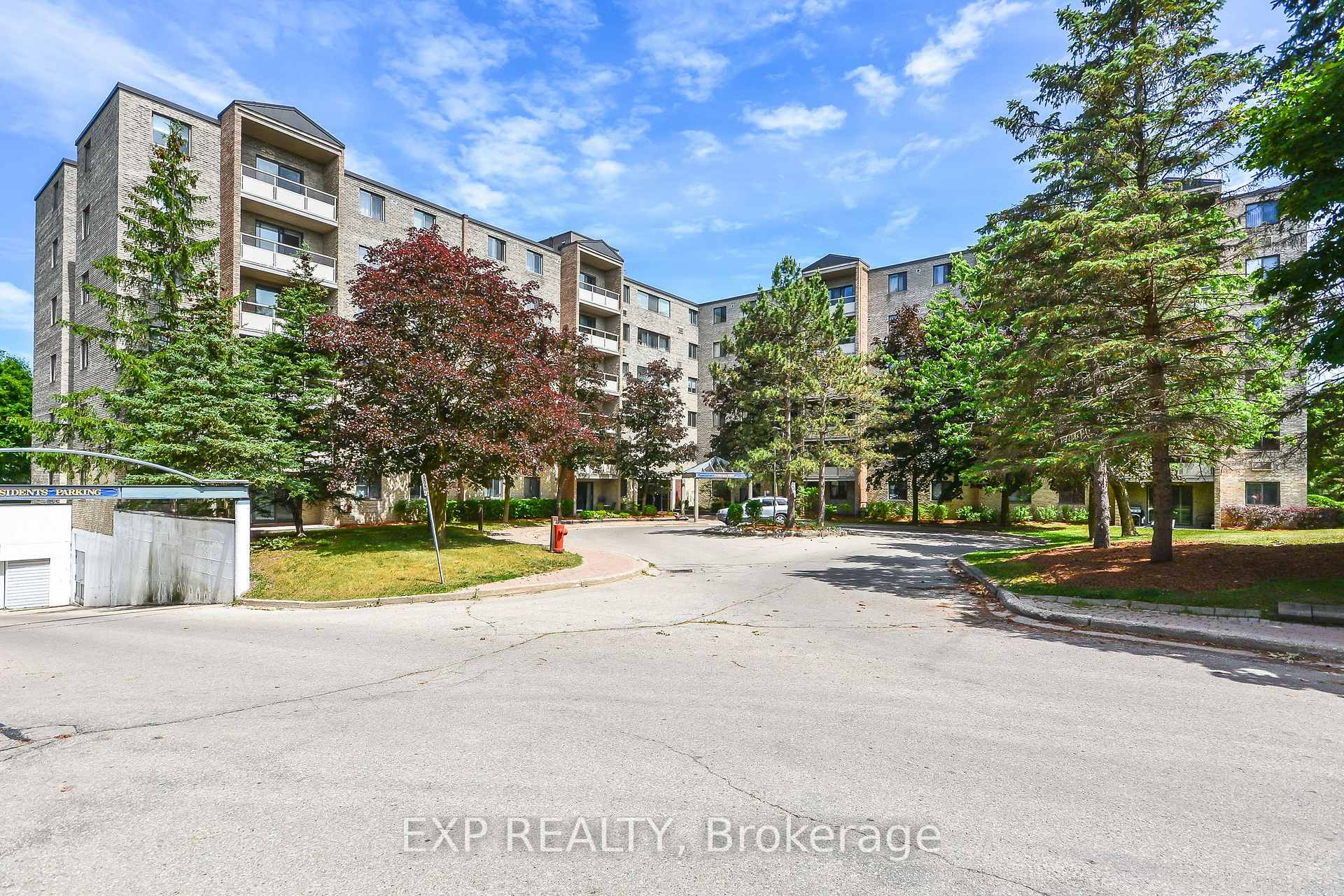 Photo 2 of Unit 301, 93 Westwood Road, Guelph, Willow West/Sugarbush/West Acres — HOMEH