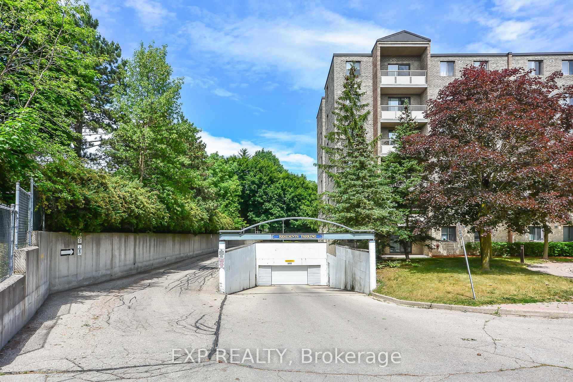 Photo 3 of Unit 301, 93 Westwood Road, Guelph, Willow West/Sugarbush/West Acres — HOMEH