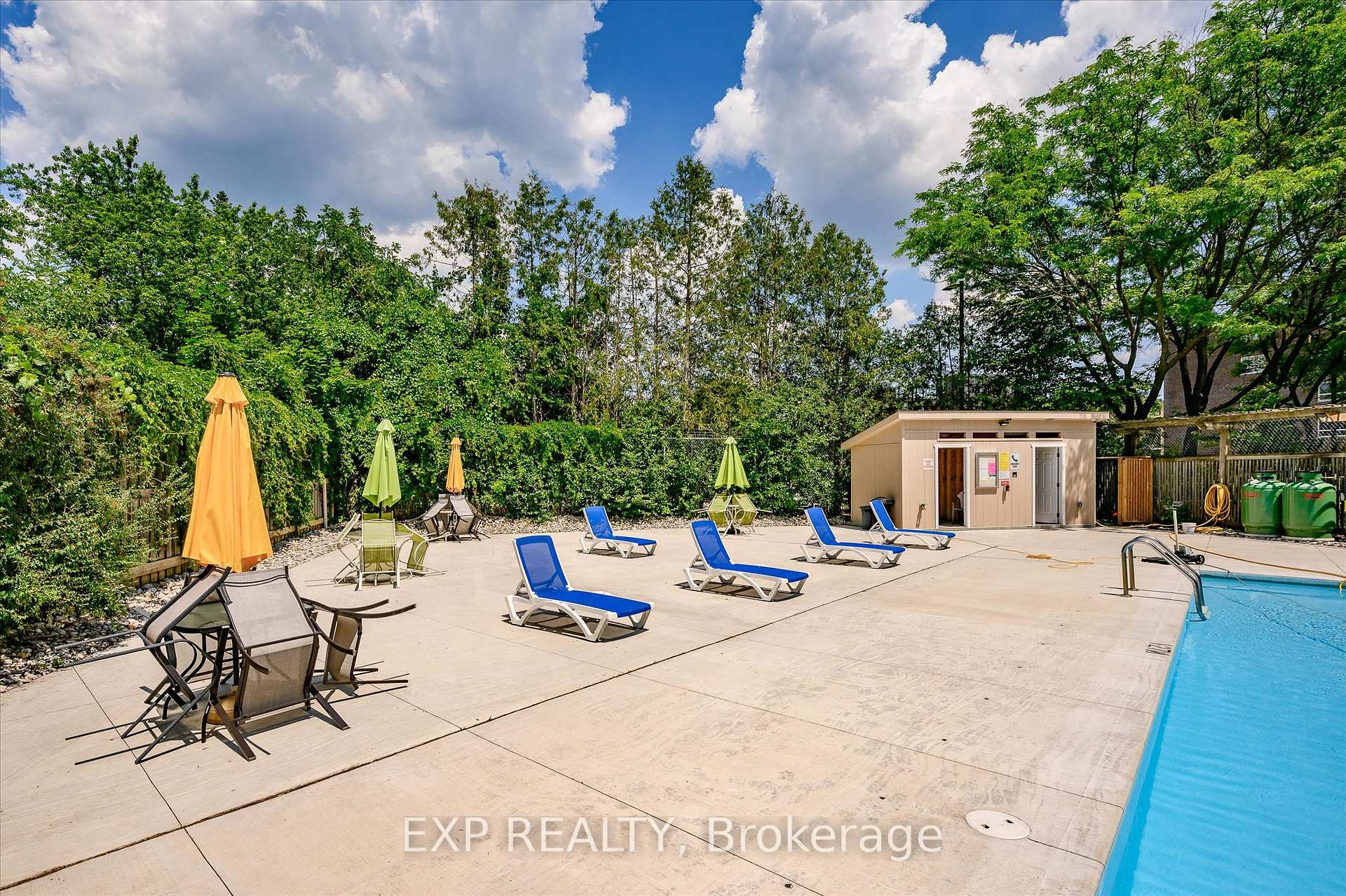 Photo 10 of Unit 301, 93 Westwood Road, Guelph, Willow West/Sugarbush/West Acres — HOMEH