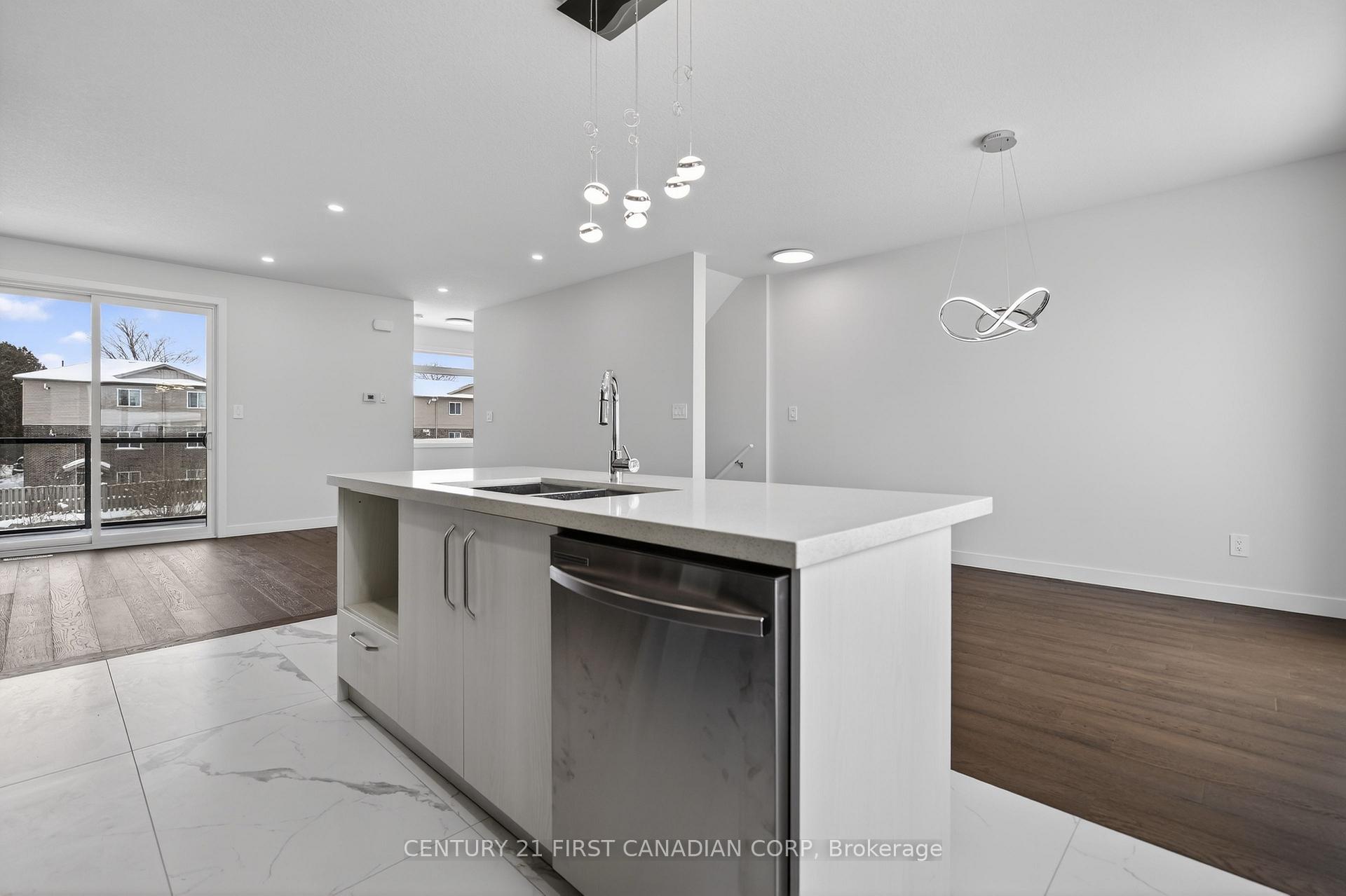Photo 16 of Unit 16, 349 Southdale Road E, London, South W — HOMEH