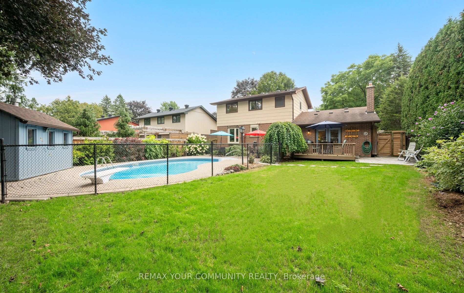 Photo 4 of 10 Glenview Drive, Aurora, Aurora Highlands — HOMEH