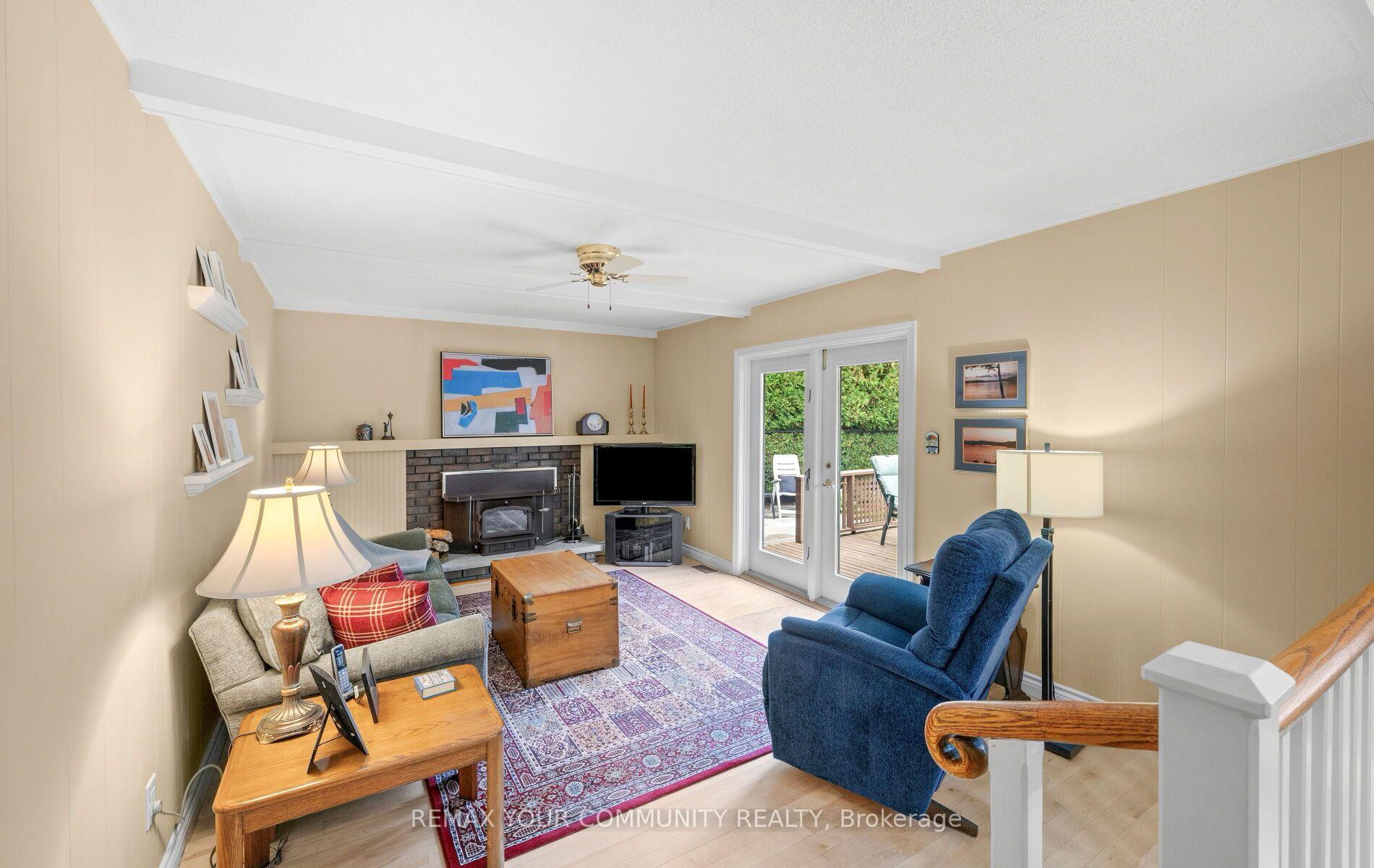 Photo 13 of 10 Glenview Drive, Aurora, Aurora Highlands — HOMEH